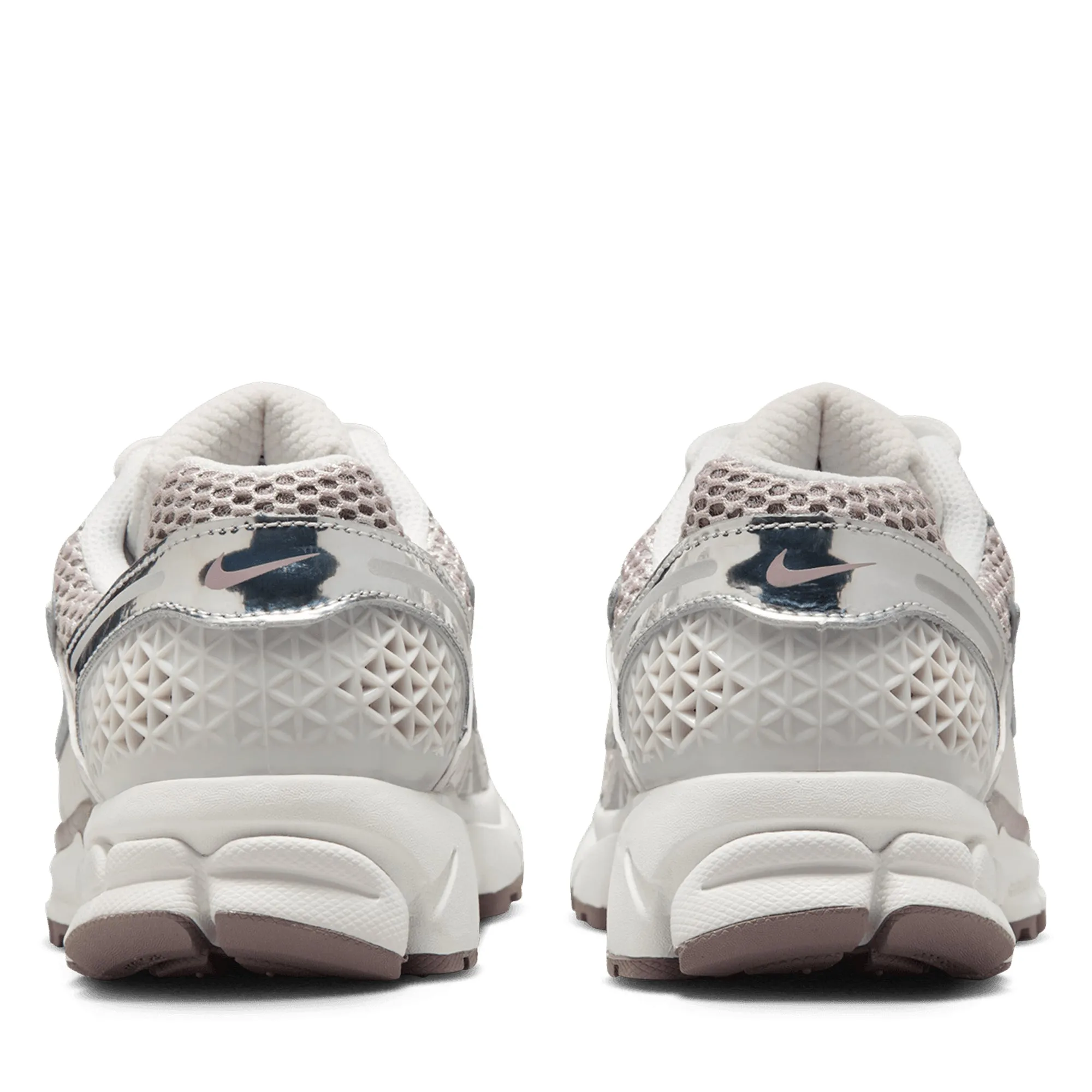 Women's Nike Zoom Vomero 5 - Vast Grey/Metallic Silver Recycled Fiber Upper