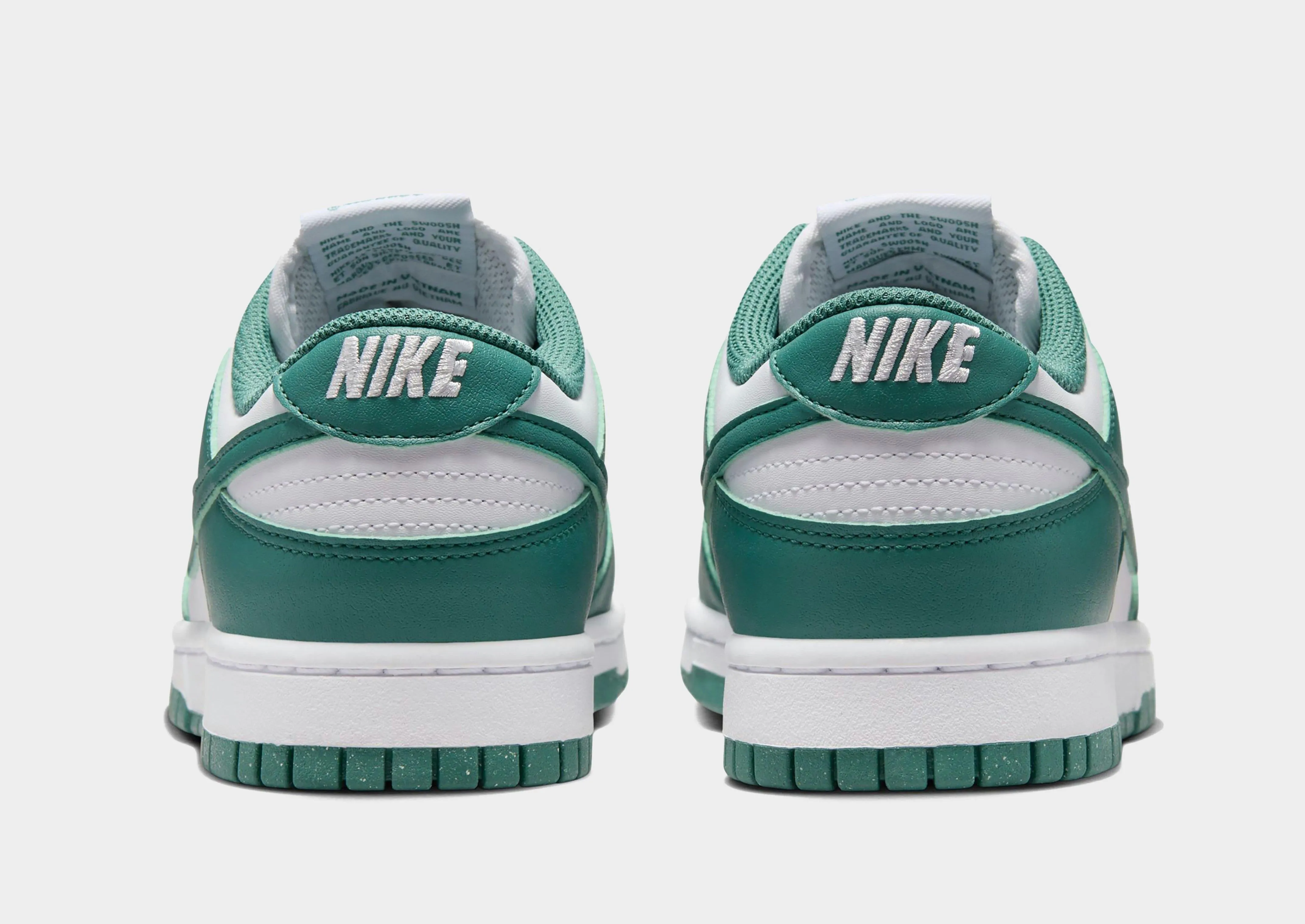 Free Walk Flexible Arch Dunk Low Women's