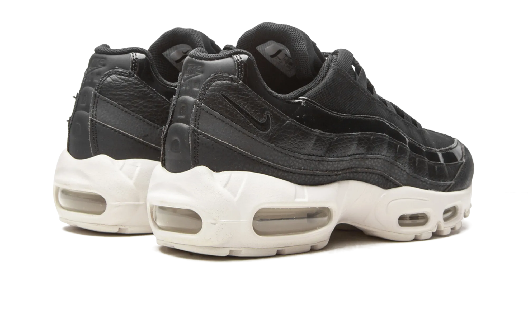 Shock-absorbing feature elastic materials AIR MAX 95 SE MNS WMNS