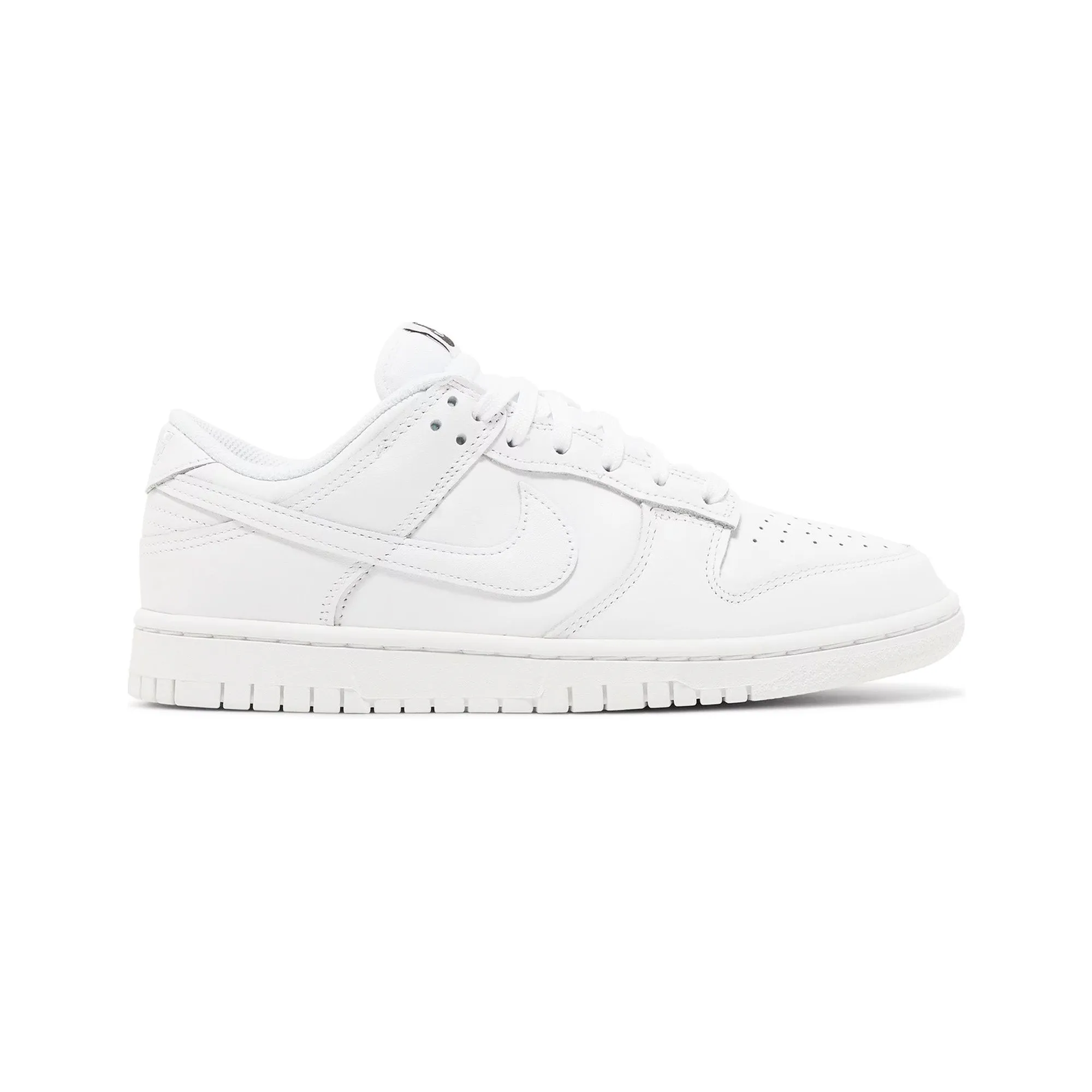 Gym Essential Nike Dunk Low 'Triple White' Women's (2021)