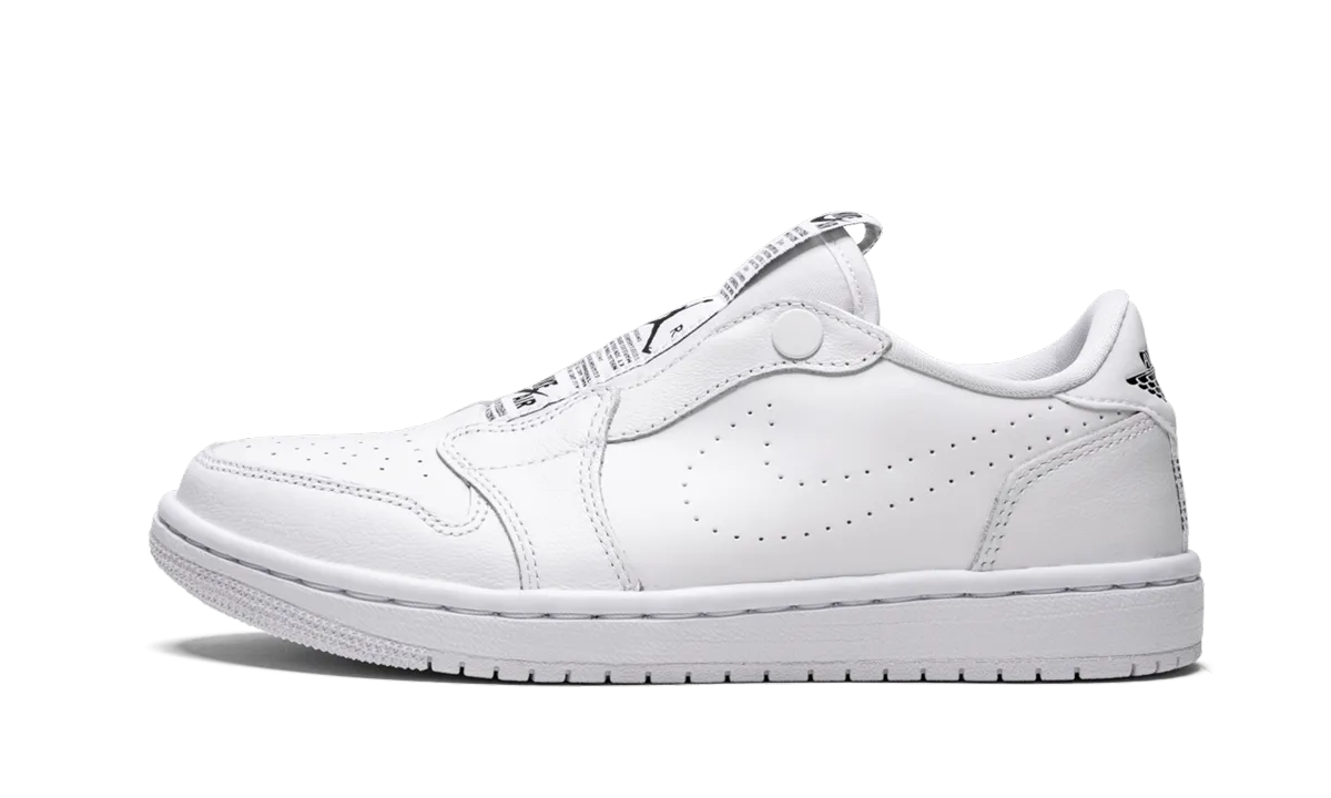 AIR JORDAN 1 RET LO SLIP WMNS "TRIPLE WHITE" Chic Flair Chic Fit