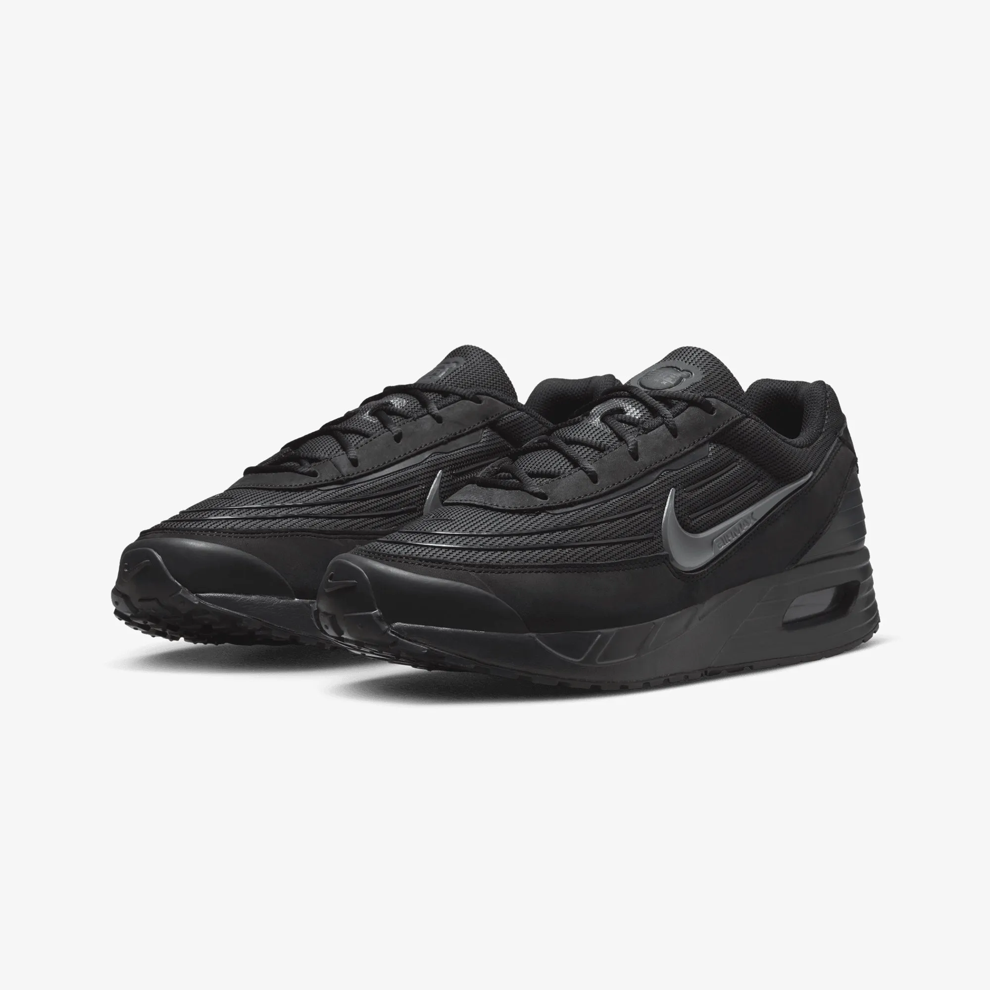 Layered sole All-Day Durability Nike | AIR MAX VERSE { BLACK
