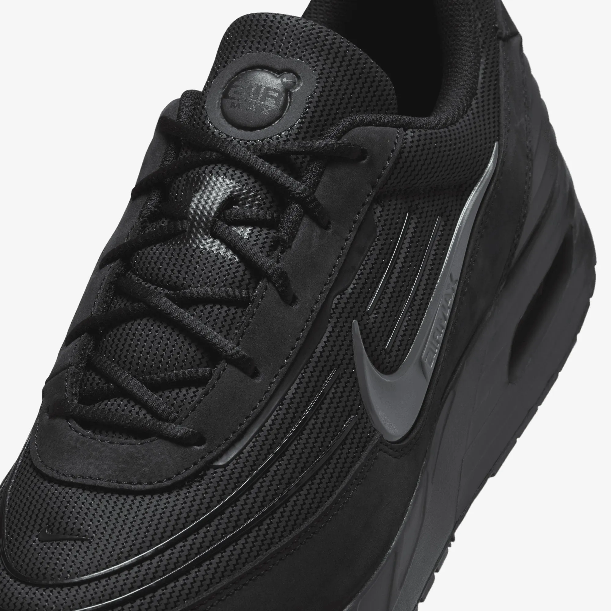 Durable Toe Guard Soft Footbed Nike | AIR MAX VERSE { BLACK
