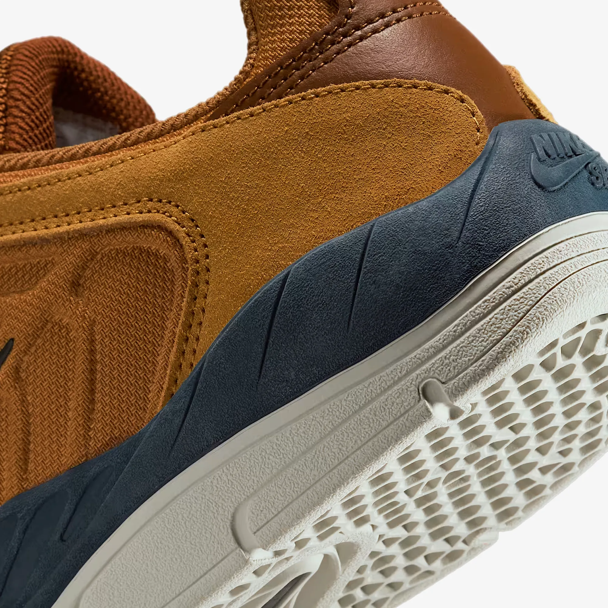 Nike | SB VERTEBRAE { WHEAT/BLACK-LT BRITISH TAN-OBSIDIAN Sweat Control