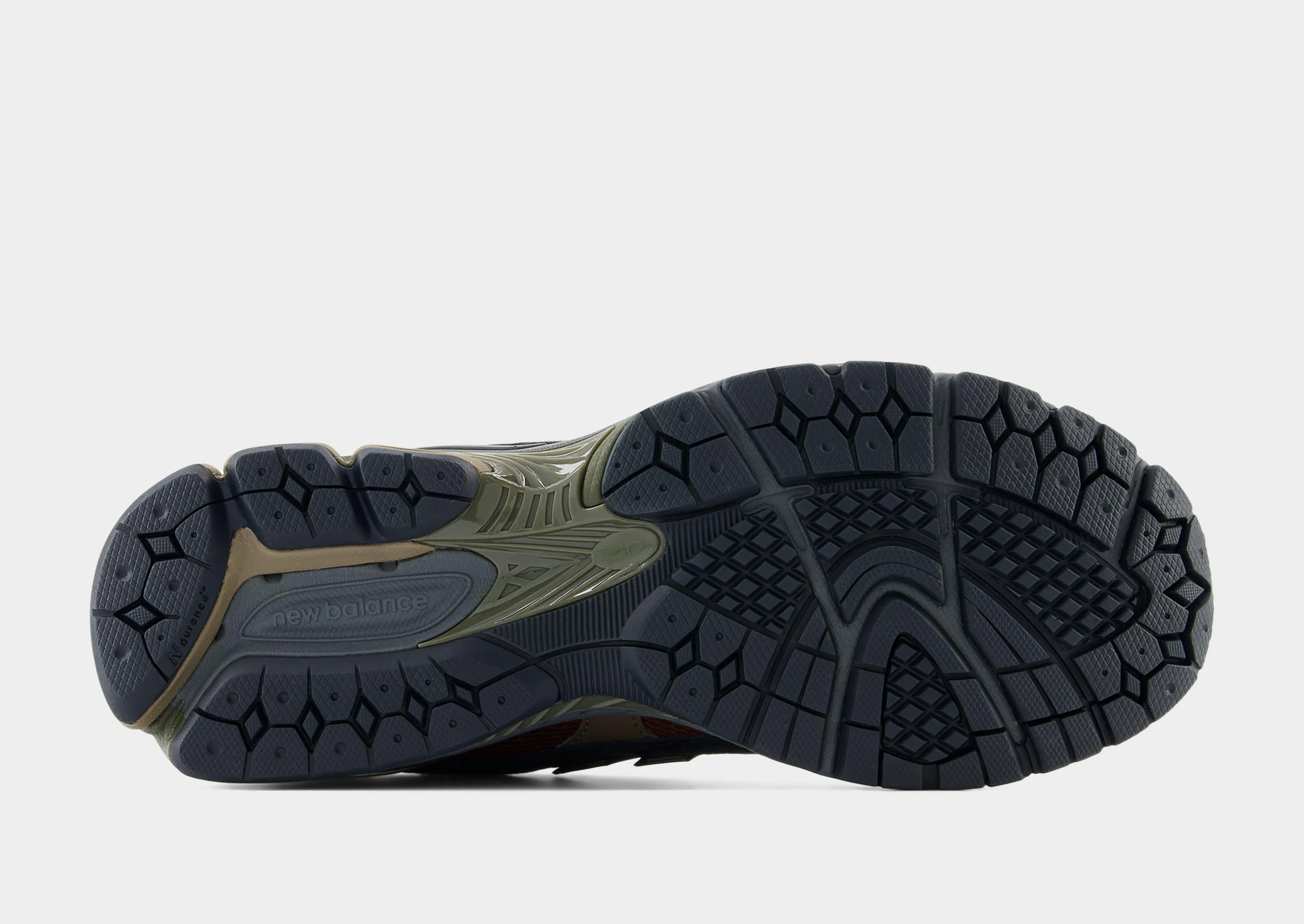 1906R square - design shoes running with a maximalist style