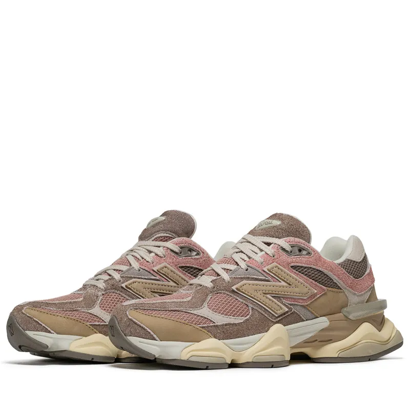 Dynamic Design Adaptive Grip New Balance 9060 - Landslide/Mushroom