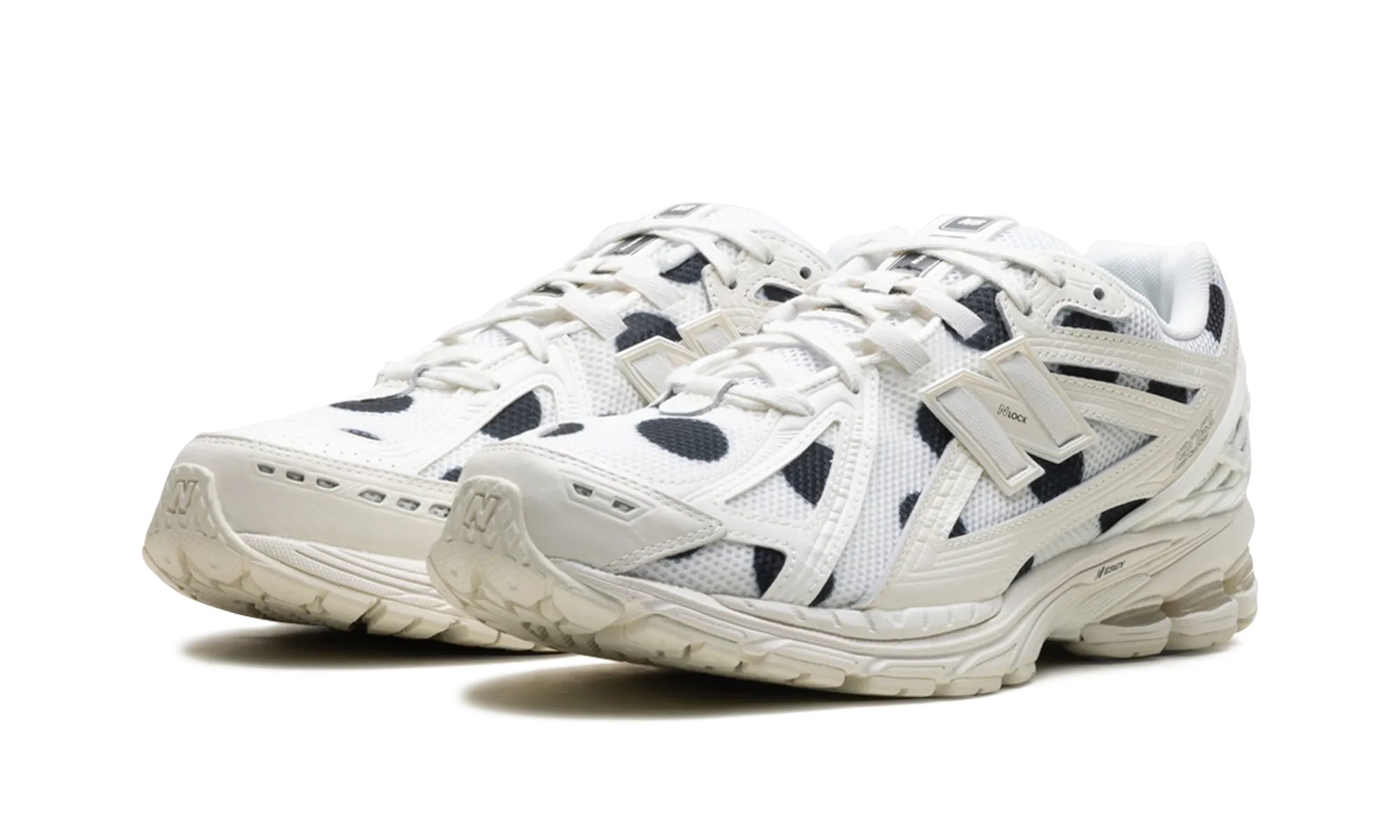 running in a trail race shoes Metallic accents 1906R "Polka Dot Sea Salt"