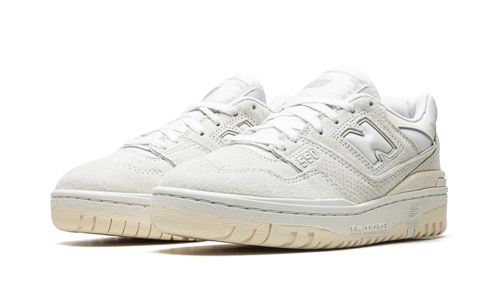 relay running 550 WMNS "Sea Salt / Macadamia Nut"