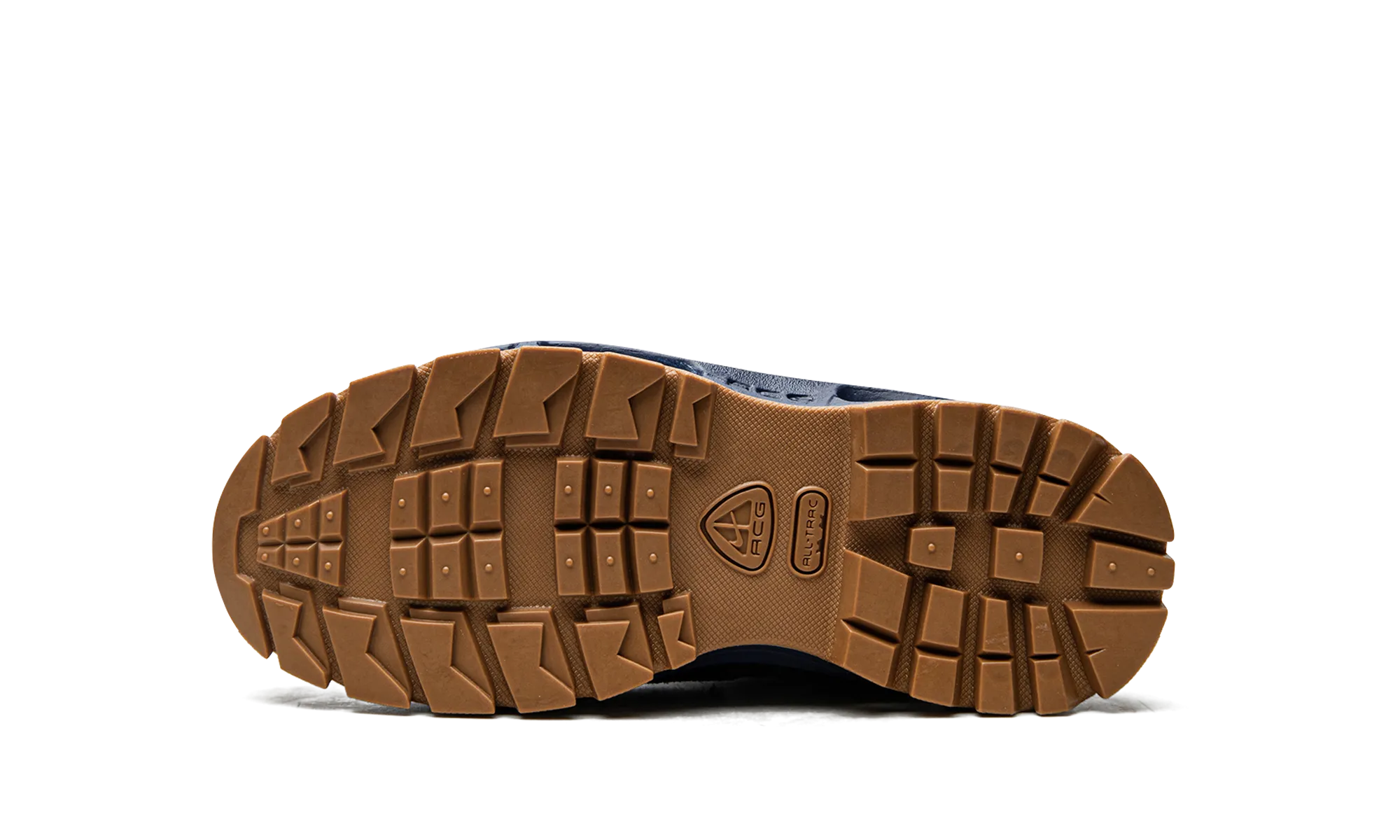 Air Max Goadome (GS) running on a gravel track shoes mesh running option