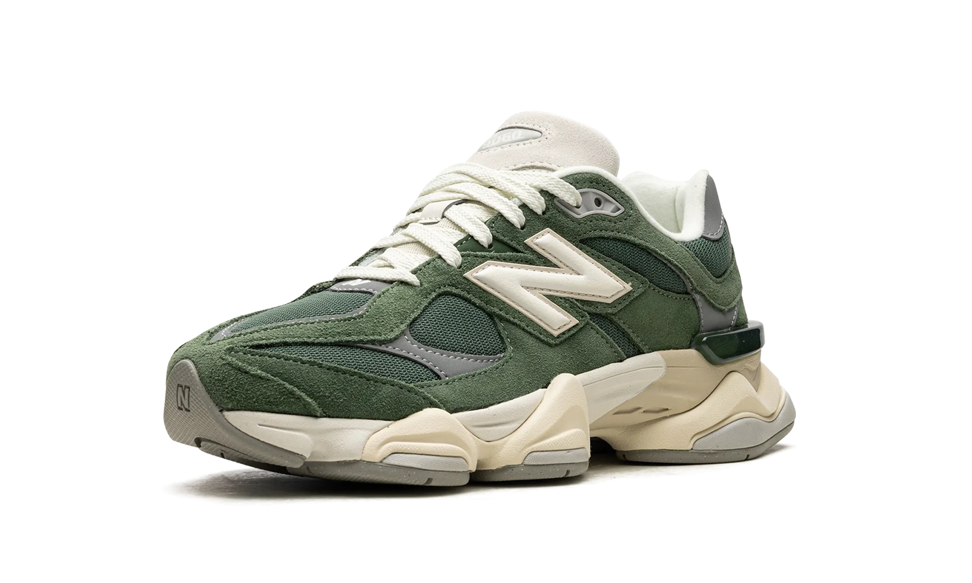 9060 "Green Suede" running in a bog area shoes