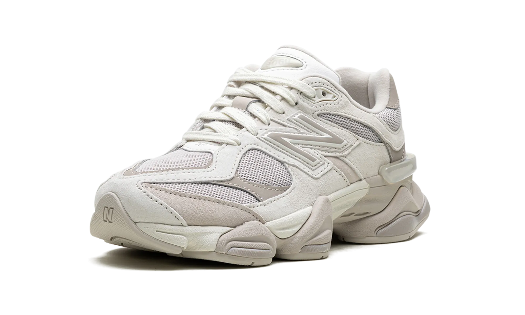 9060 "Grey Beige" jogging in park plyometric training