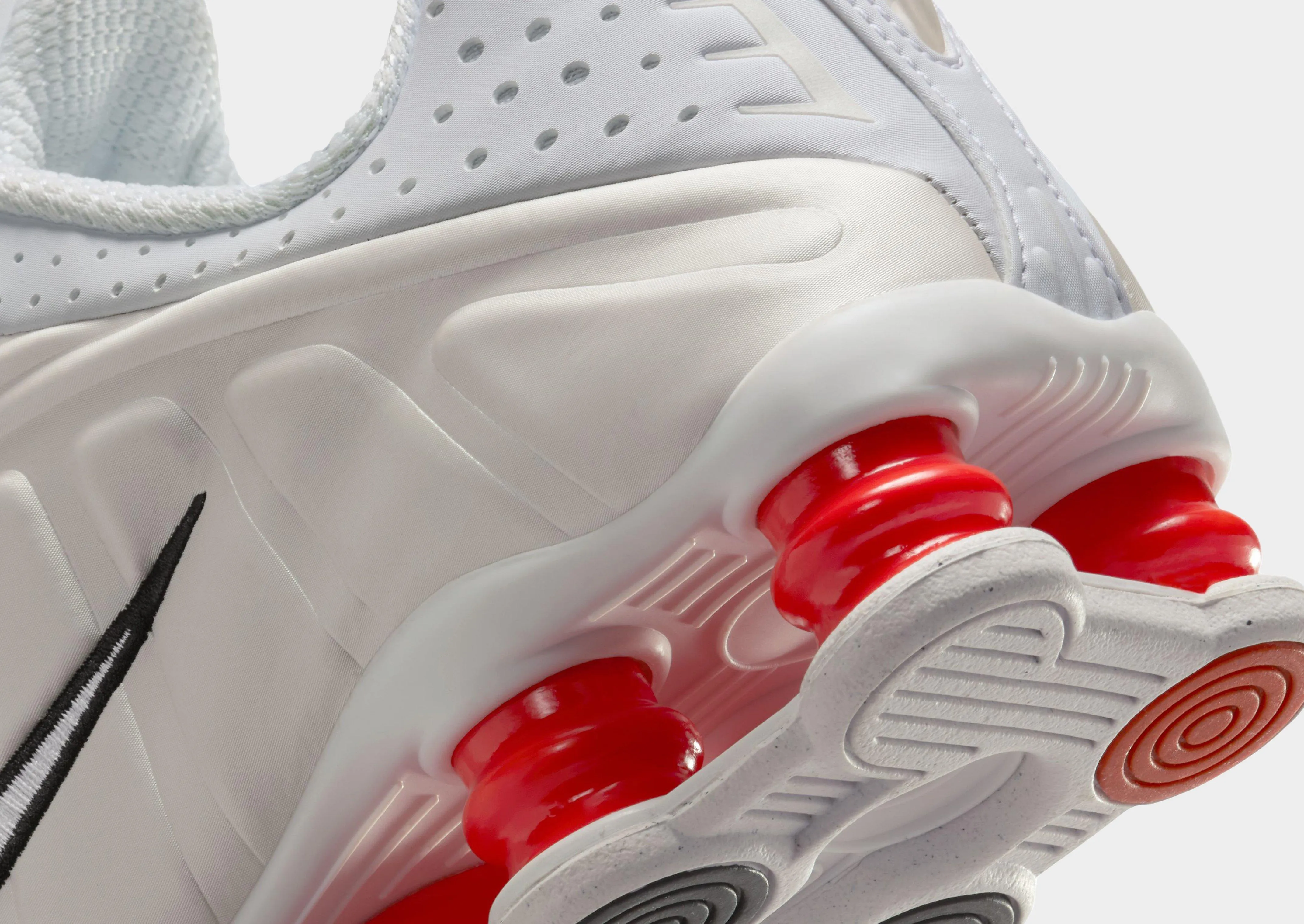 Shox R4 Women's desert - themed running gear