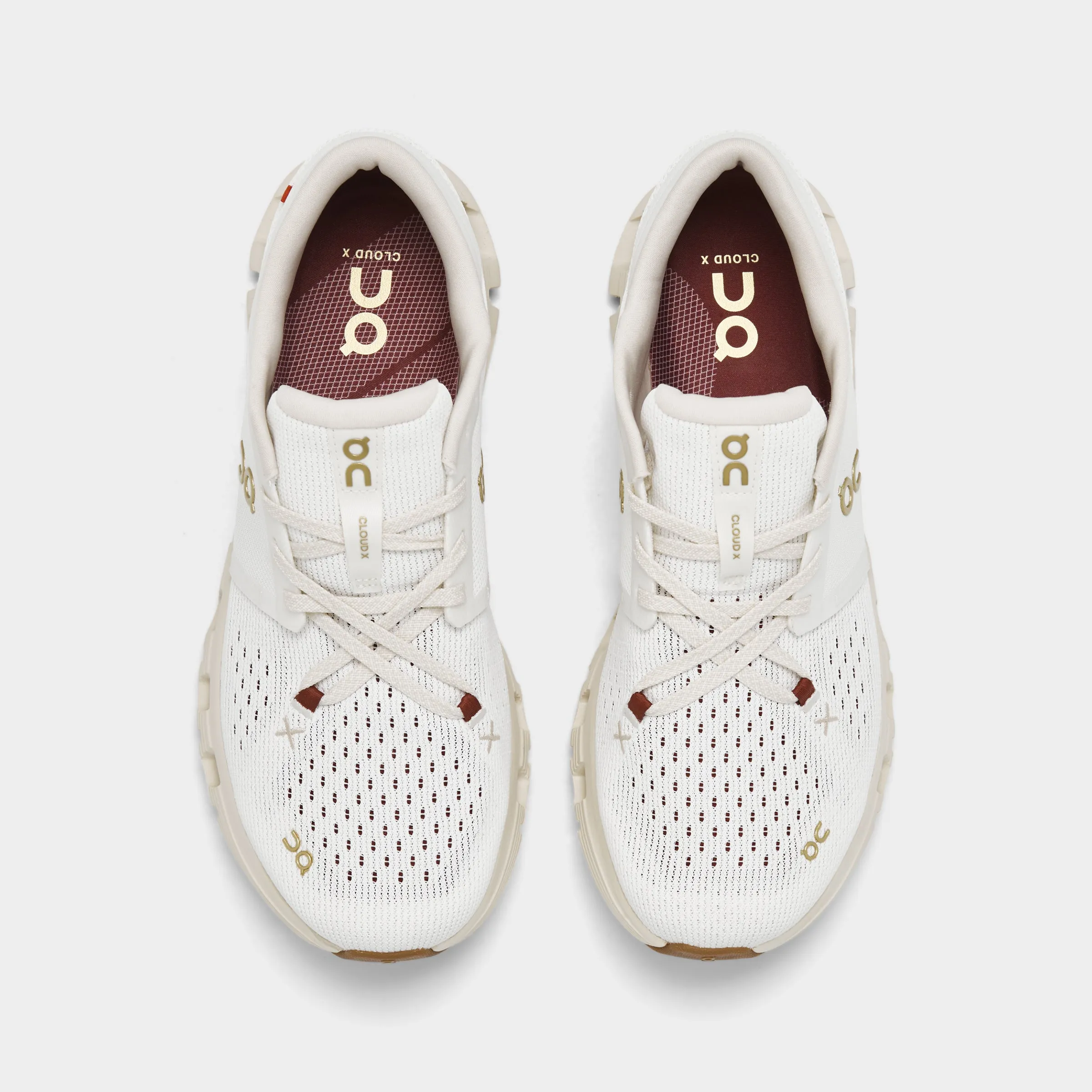 On Cloud X 4 Ivory / Cream Casual Move