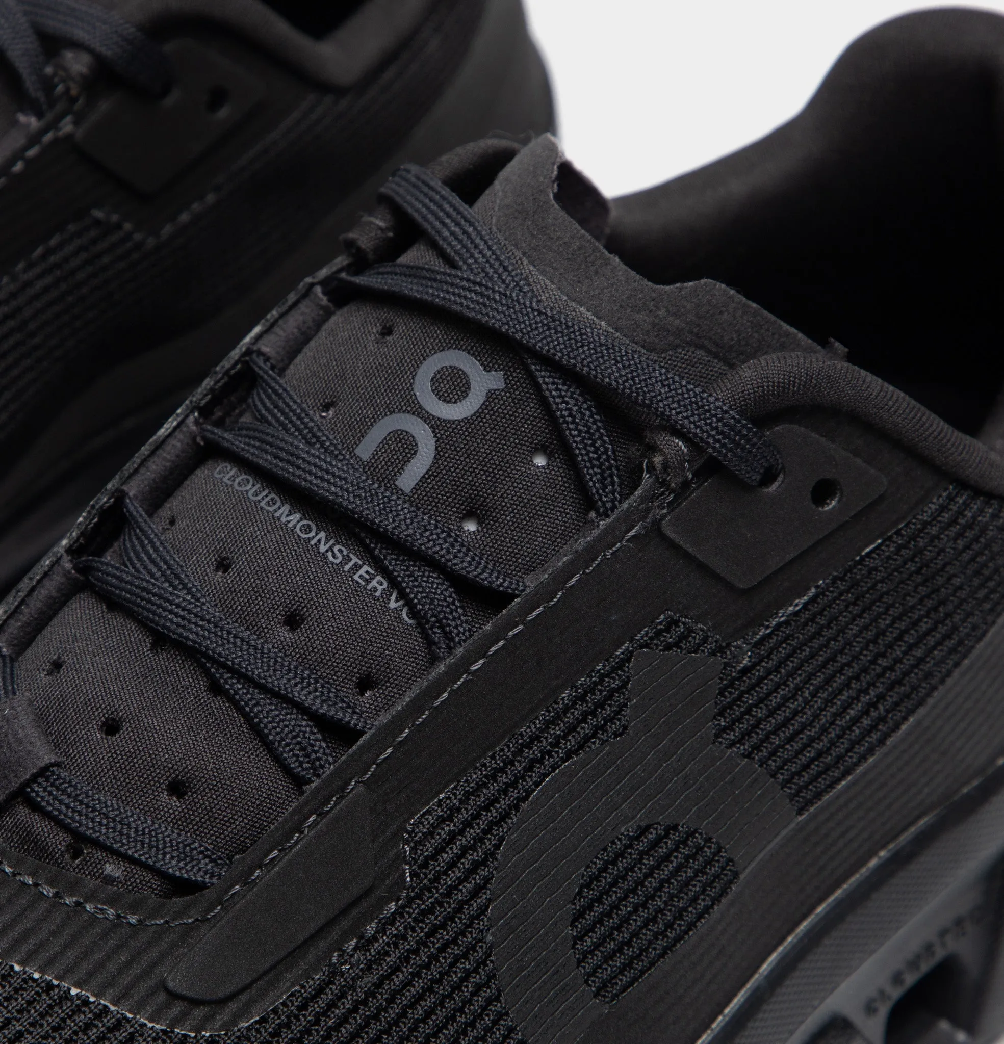 Wind Safe On Women's Monster Void Black / Black