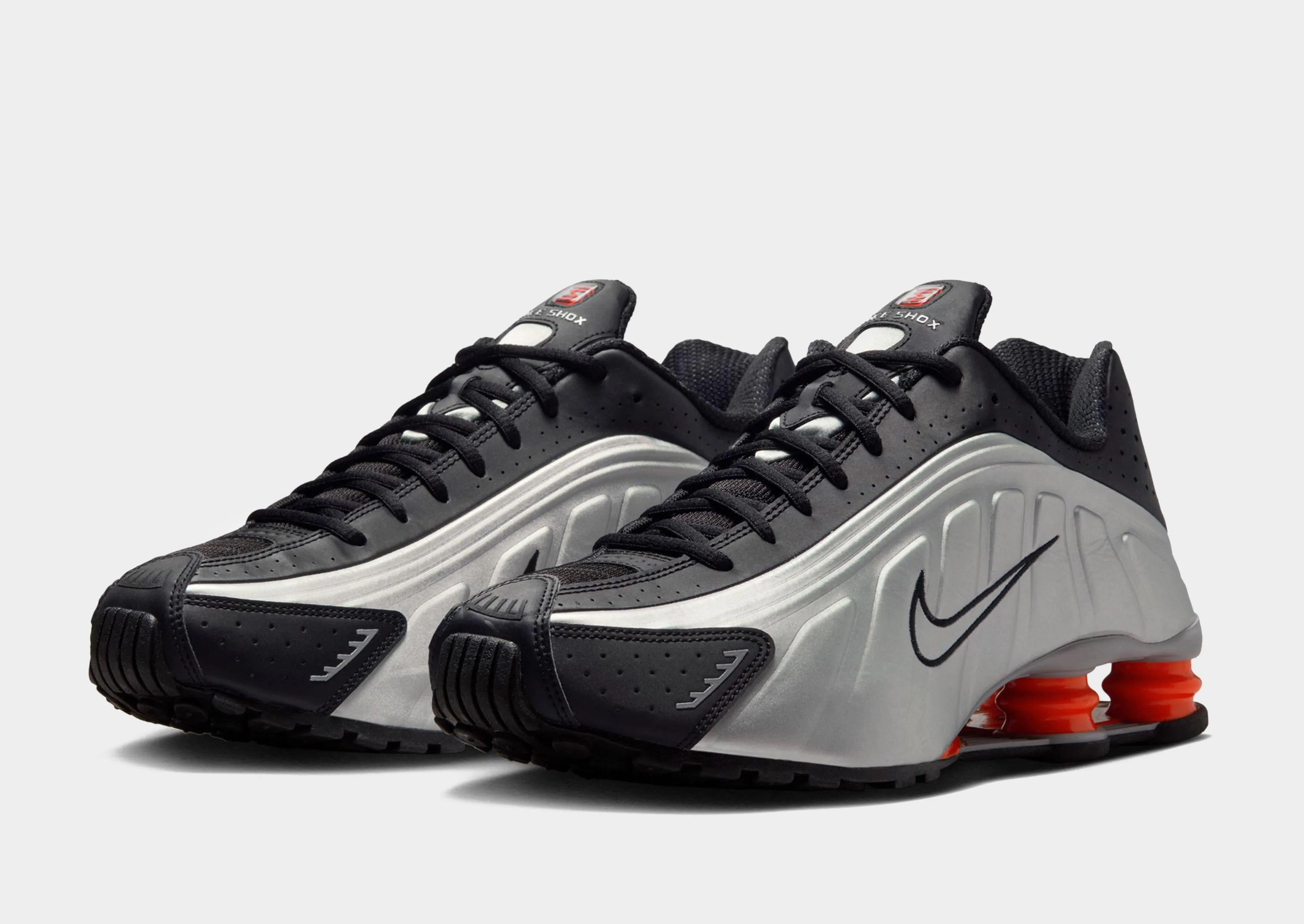 high - cut running gear Shox R4