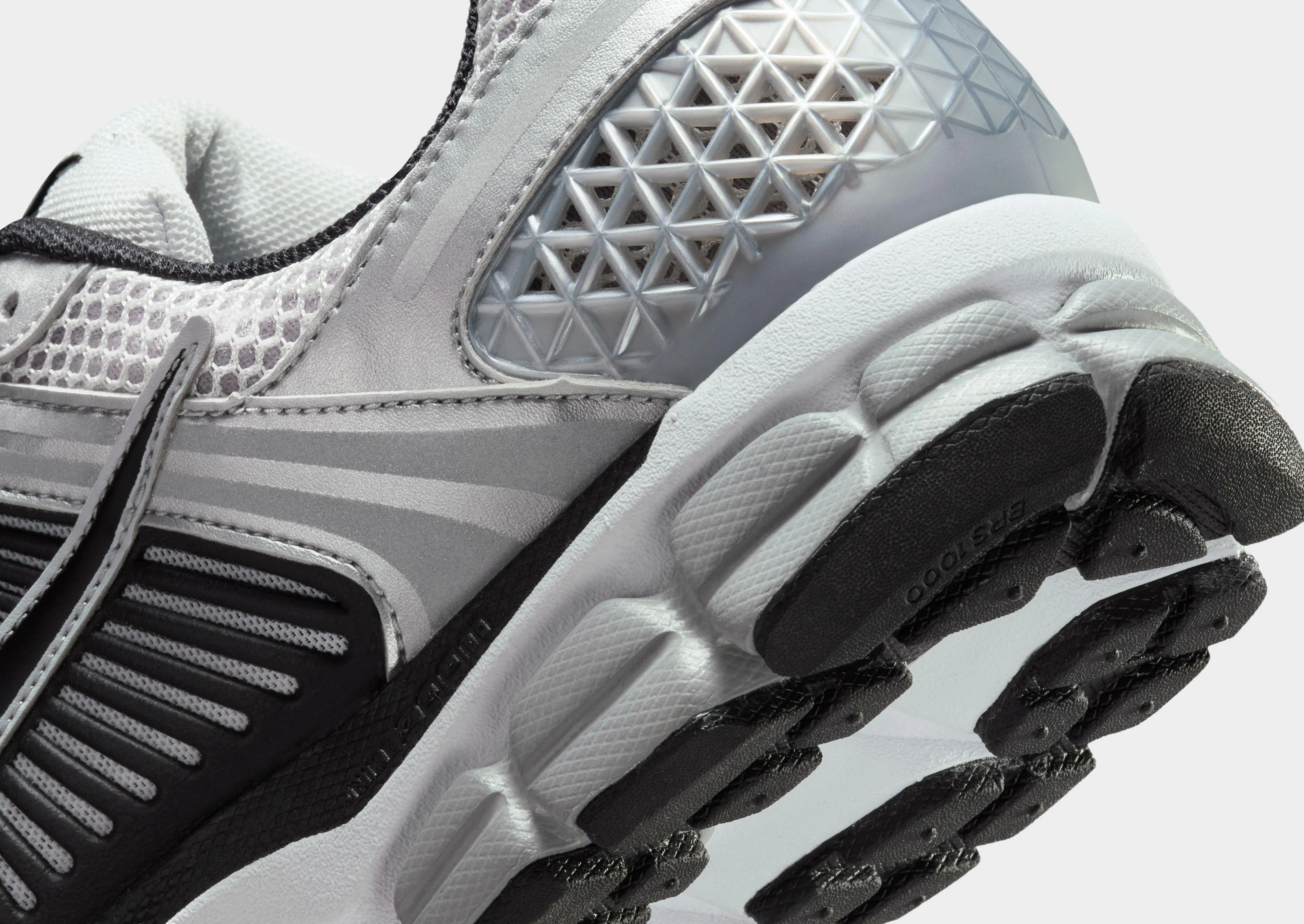 suitable for races Zoom Vomero 5