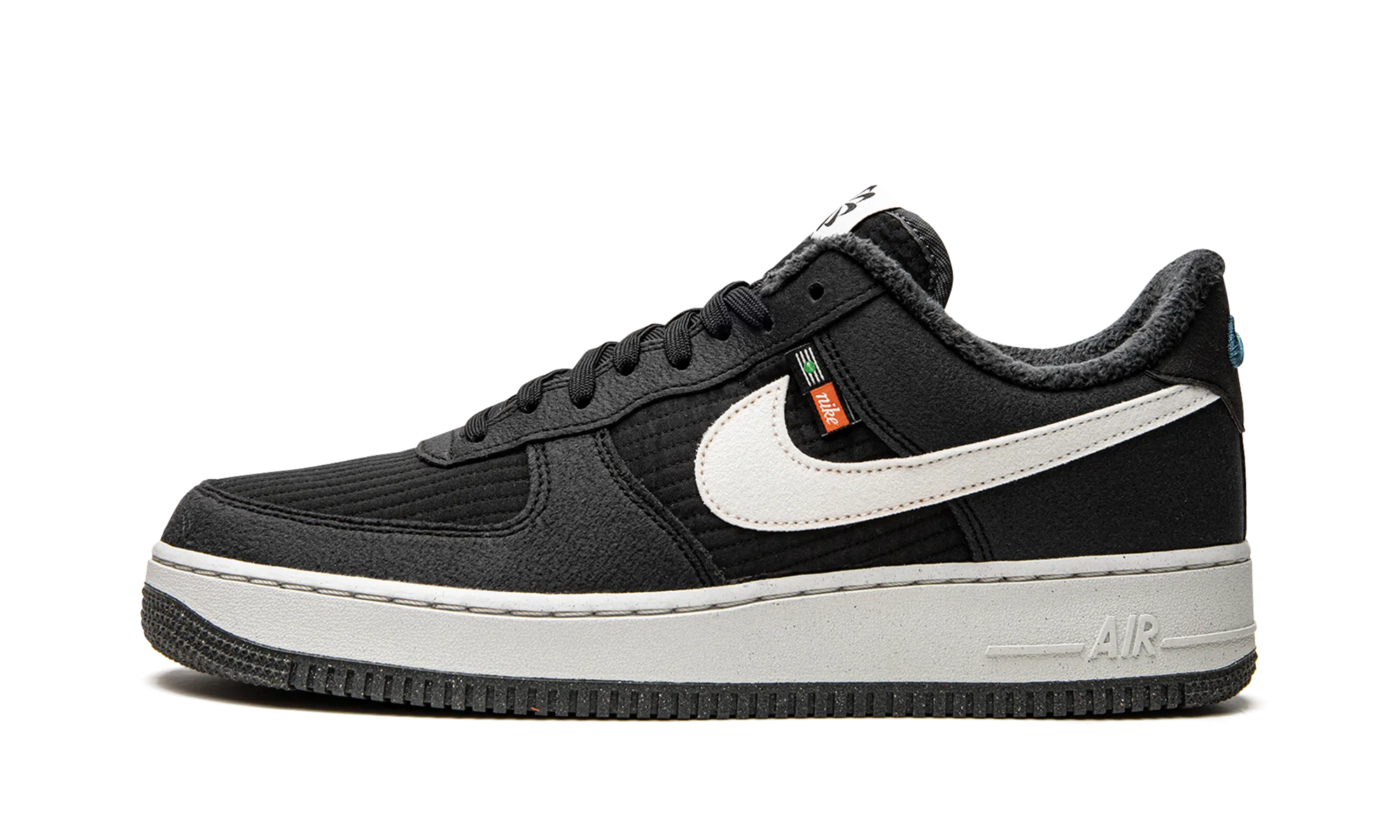 Air Force 1 '07 LV8 NN "Toasty - Black / White" Night Scene
