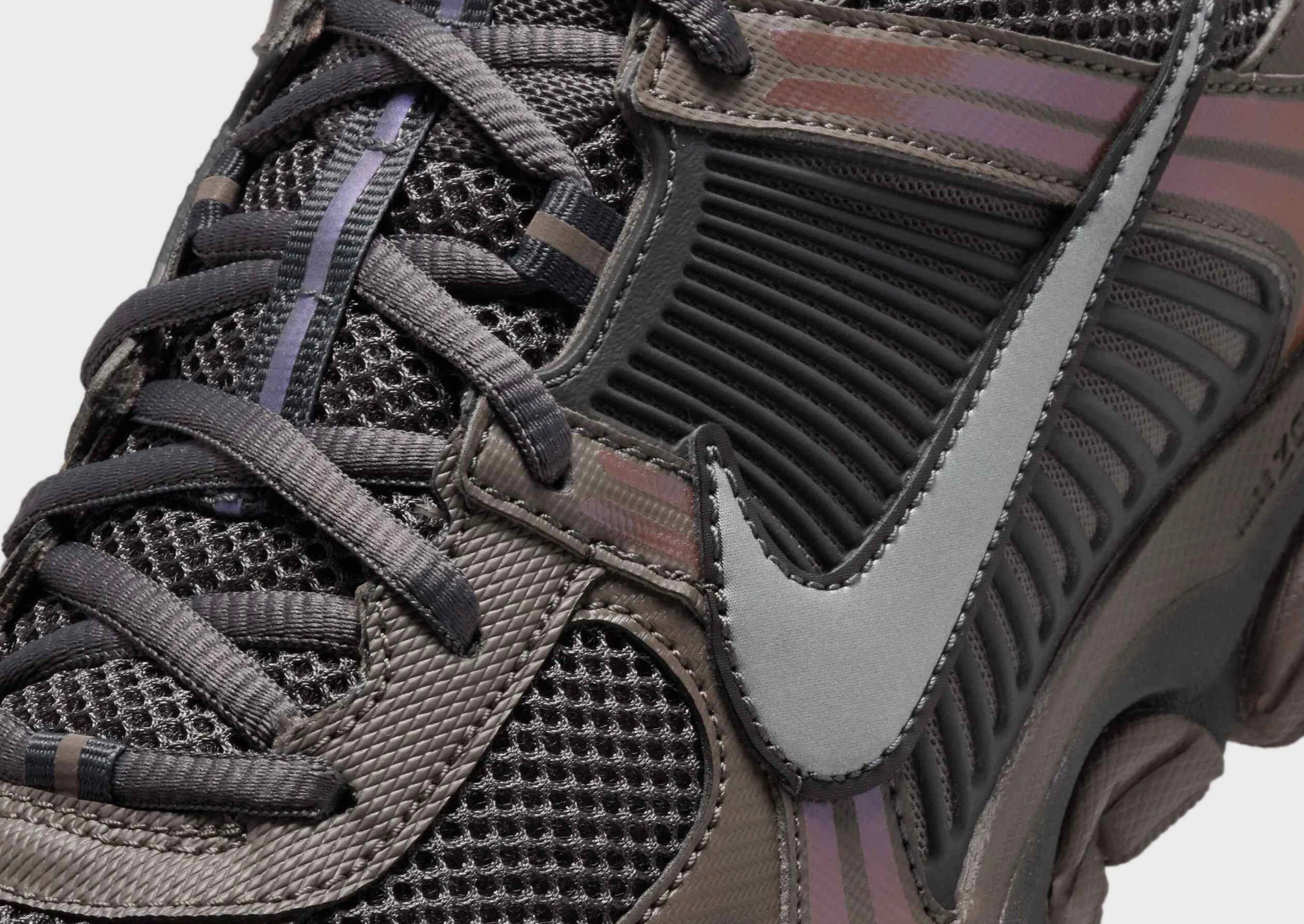 splash - resistant shoes Zoom Vomero 5