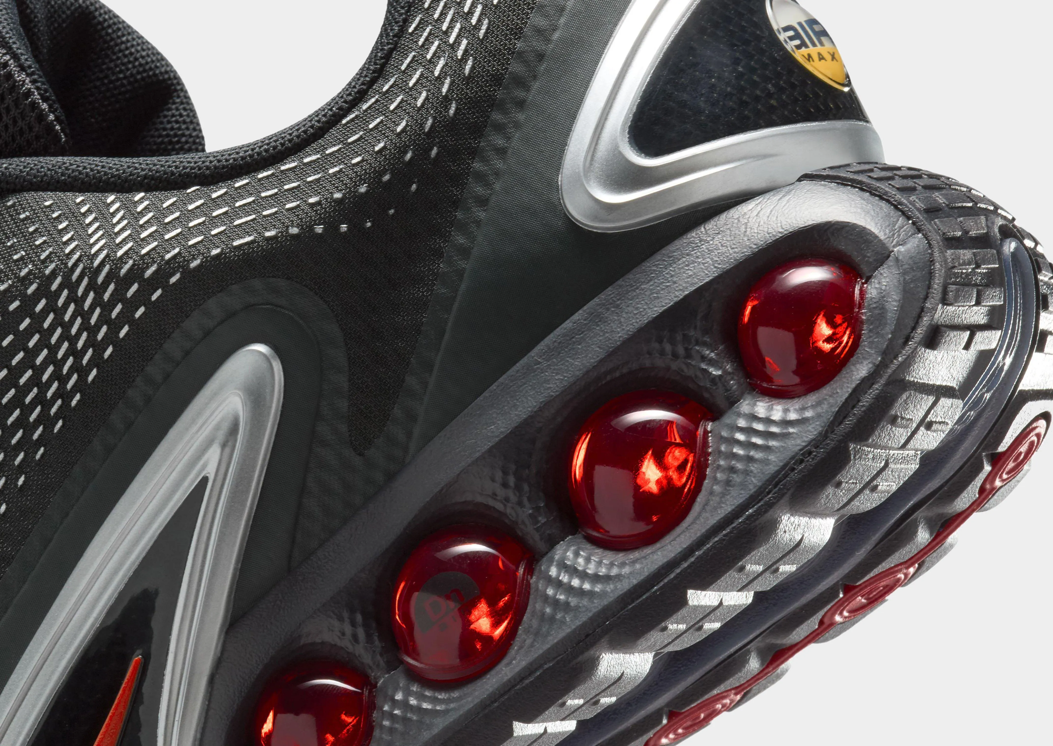 moisture - wicking advantage half - marathon Air Max DN