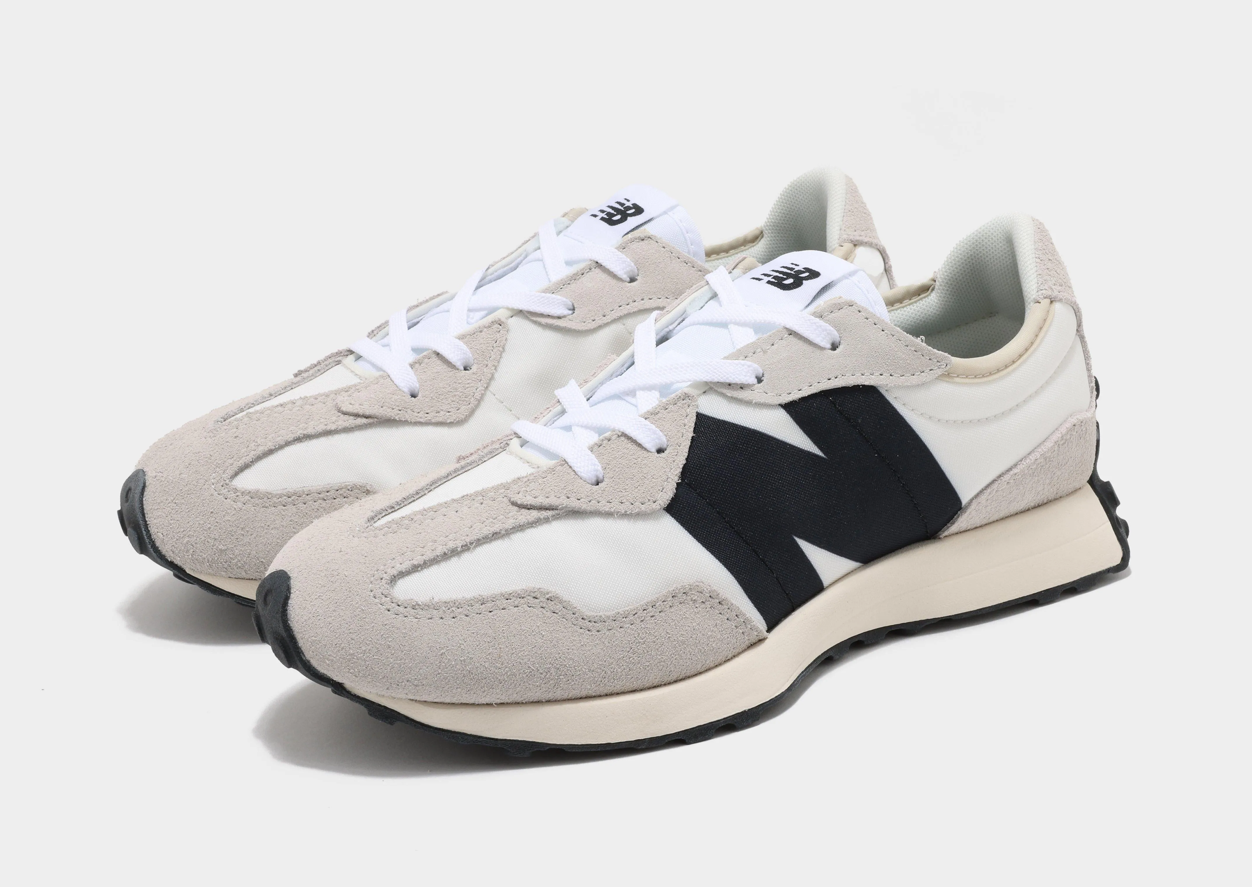 327 Junior's hard - ground shoes