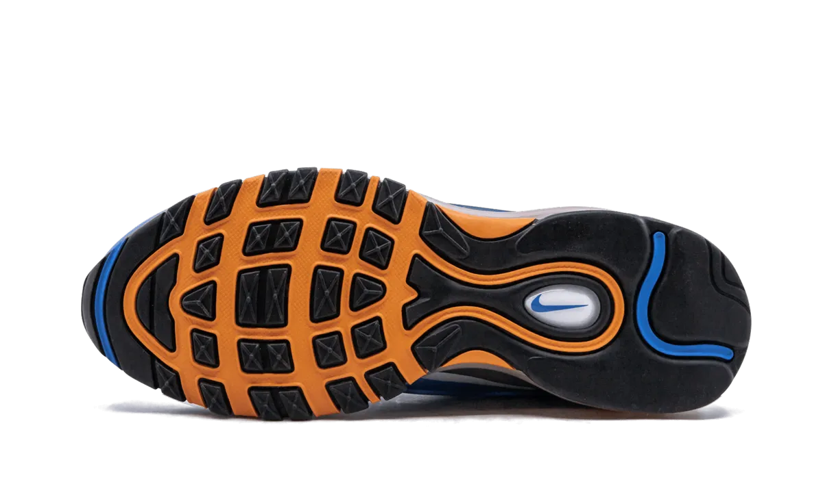 Air Max Deluxe (GS) "Photo Blue" park running shoe setting