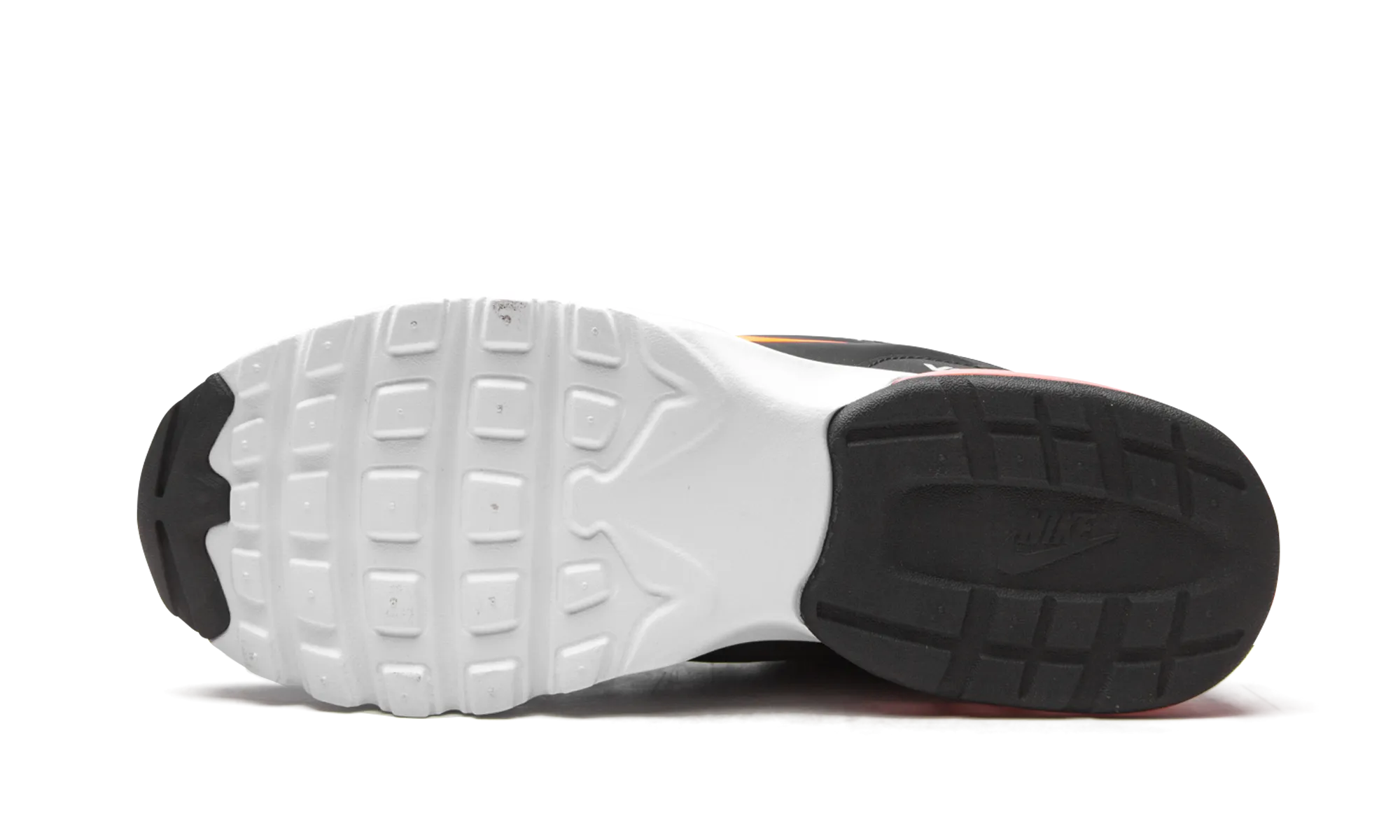 Air Max VG-R running in synthetic tracks shoes