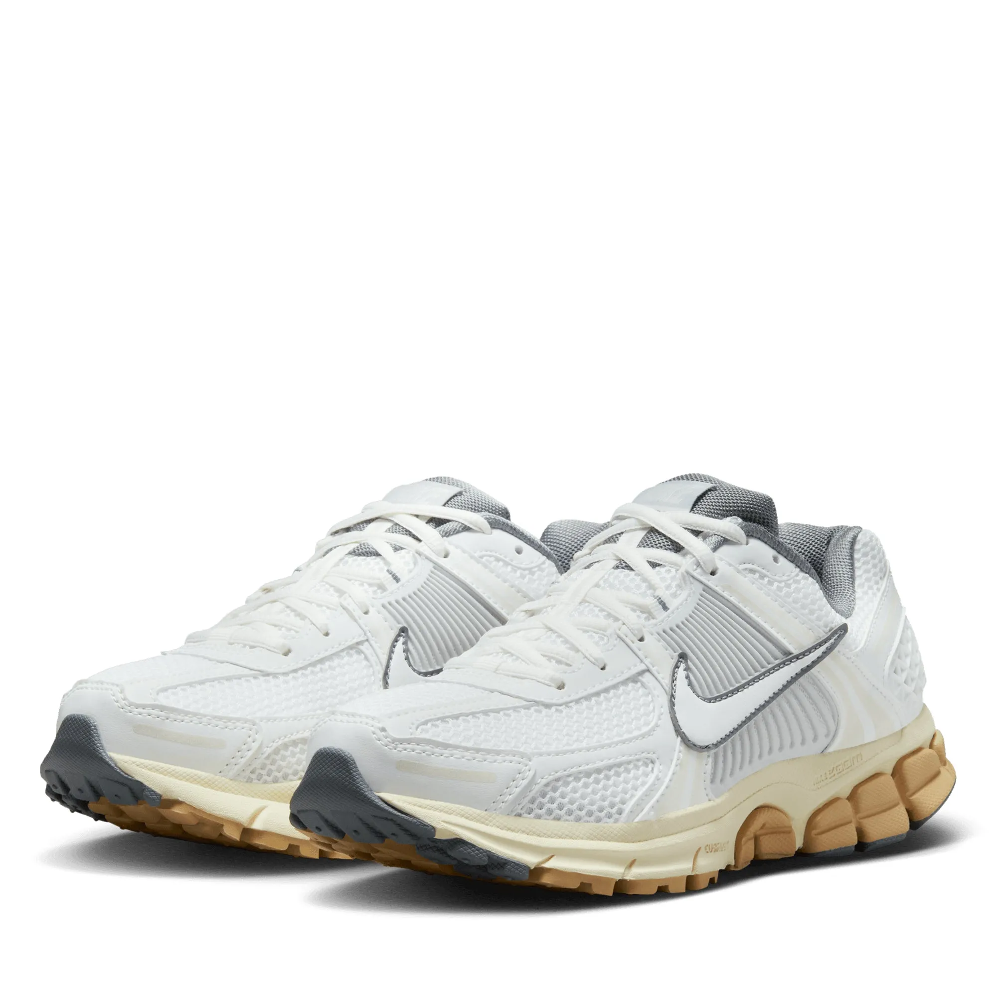Sleek Finish Women's Nike Zoom Vomero 5 - Summit White/Pure Platinum