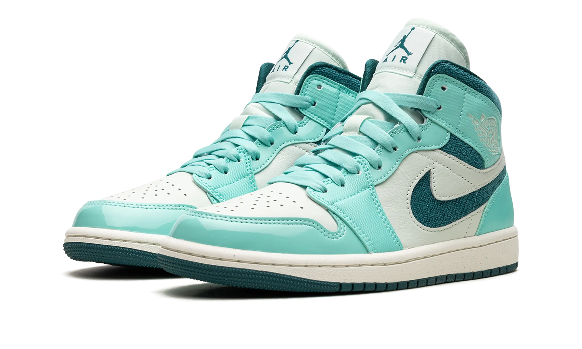Clean Finish AIR JORDAN 1 MID SE WMNS "Bleached Turquoise"