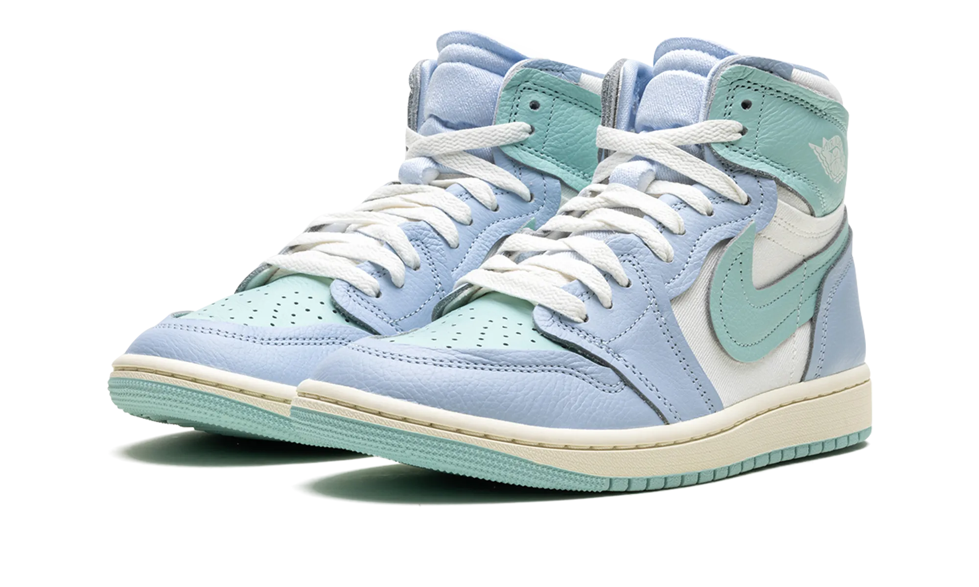 Air Jordan 1 "Hydrogen Blue" Sneaker Auctions Wide Toe Box Design