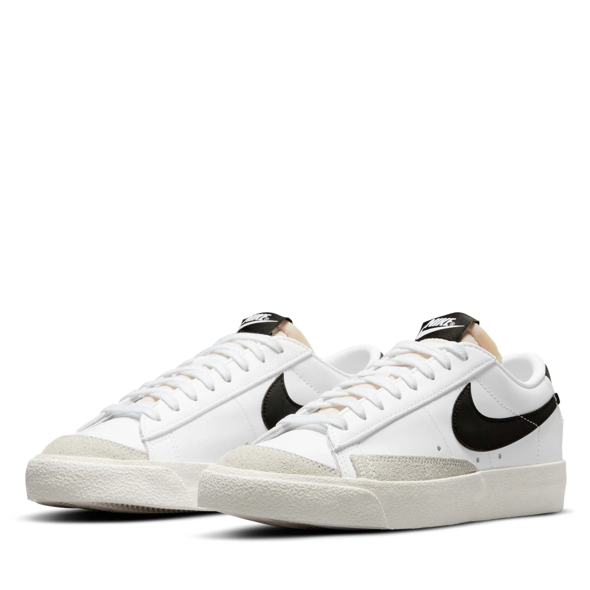 Travel Step Women's Nike Blazer Low '77 - White/Black