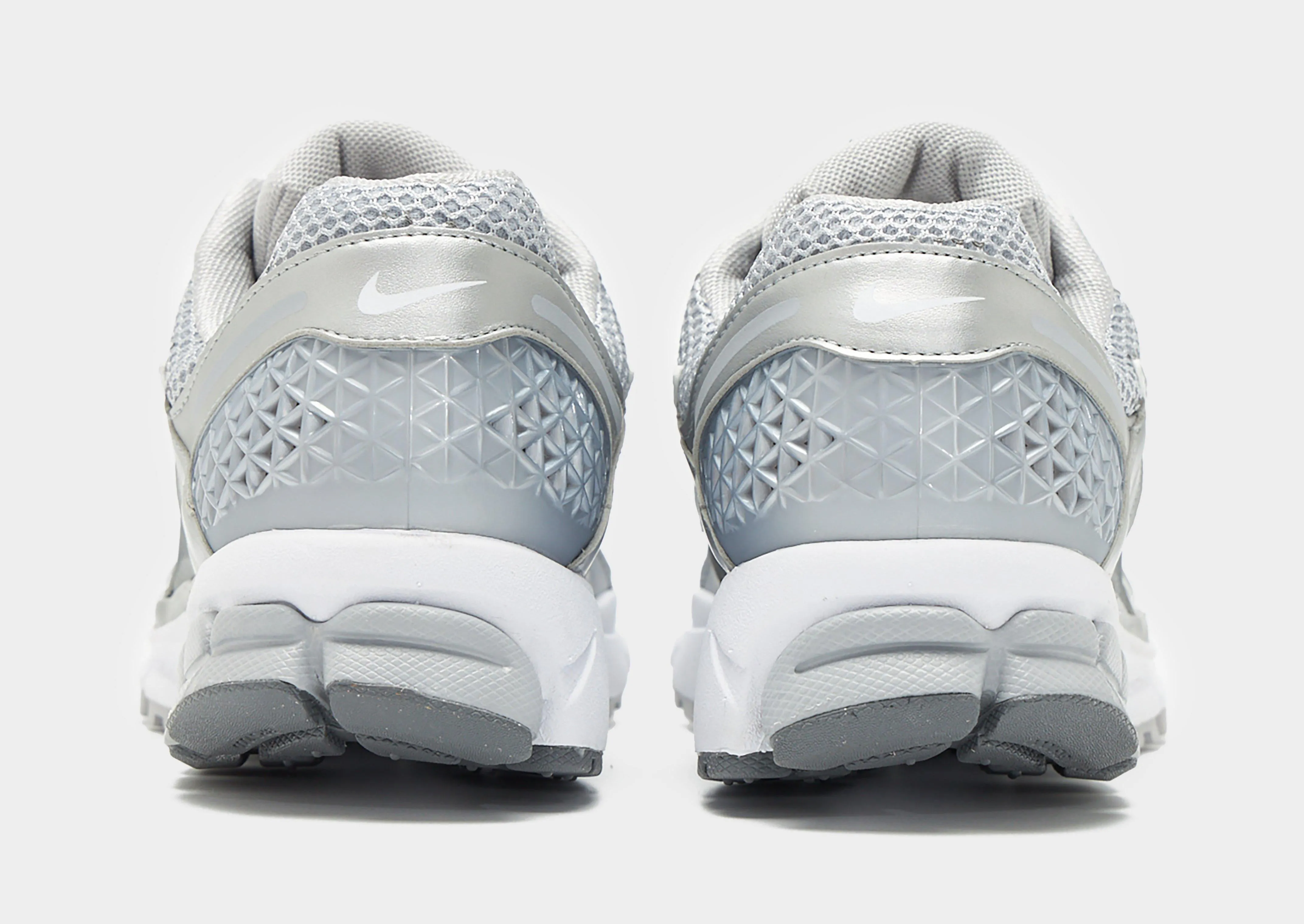 Zoom Vomero 5 perforated shoes Sprint runner