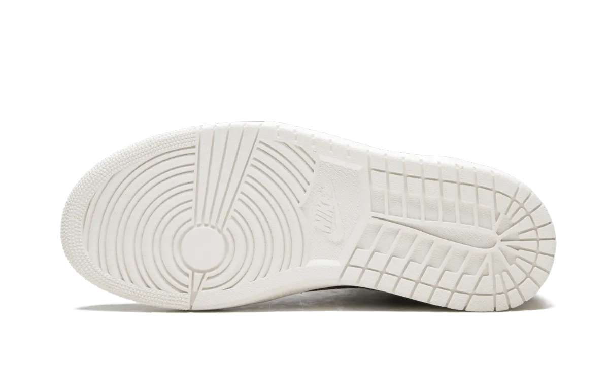 AIR JORDAN 1 HI ZIP PREM WMNS Streamlined grip Busy Lifestyle