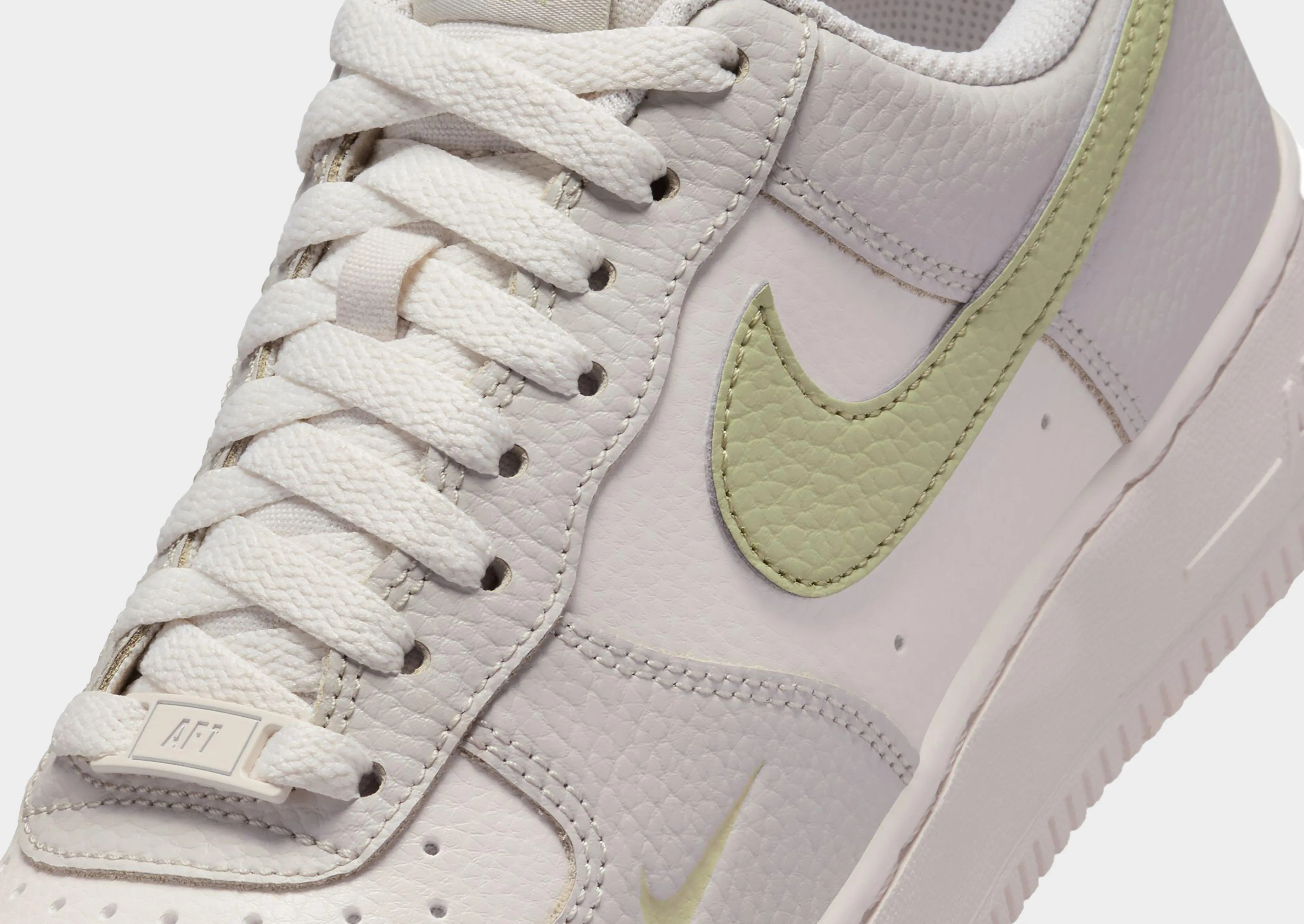 Air Force 1 '07 Women's Trend-setting wear