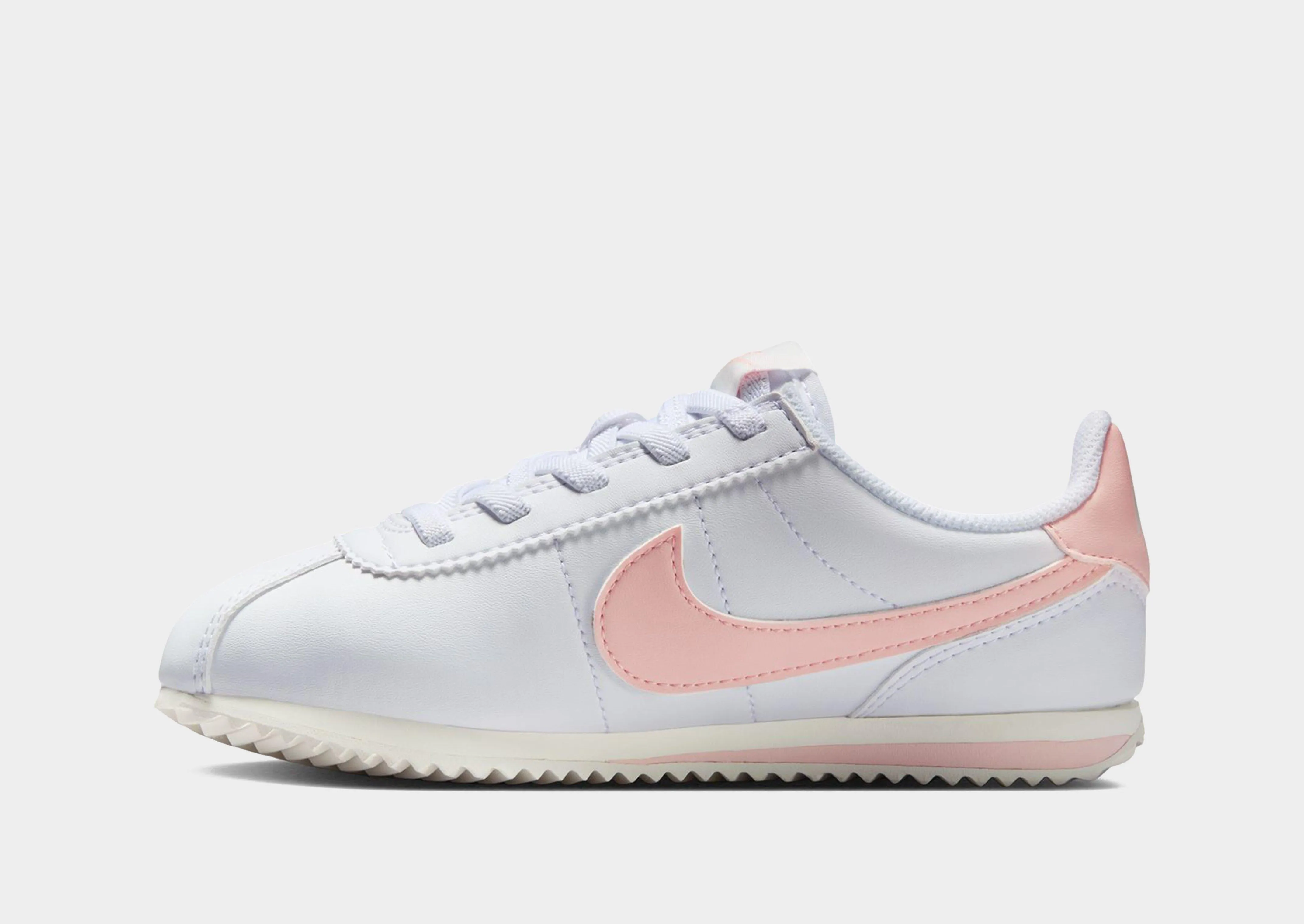 Cortez EasyOn Children's running in a Pilates studio shoes
