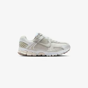 Eco Materials Wmns Zoom Vomero 5