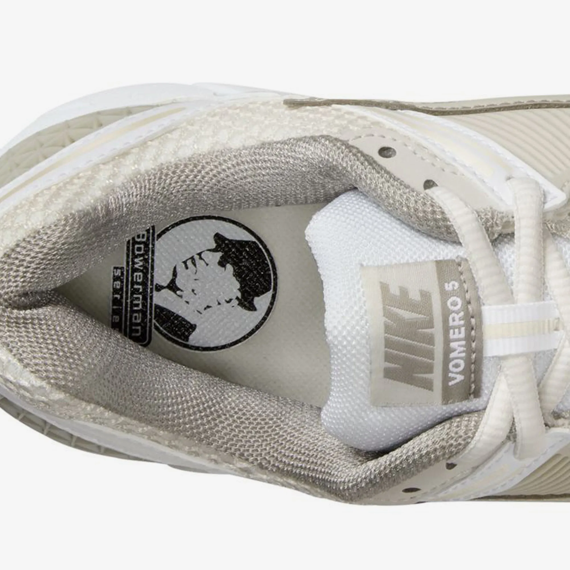 Wmns Zoom Vomero 5 Multi-sport Flexible Tread Pattern