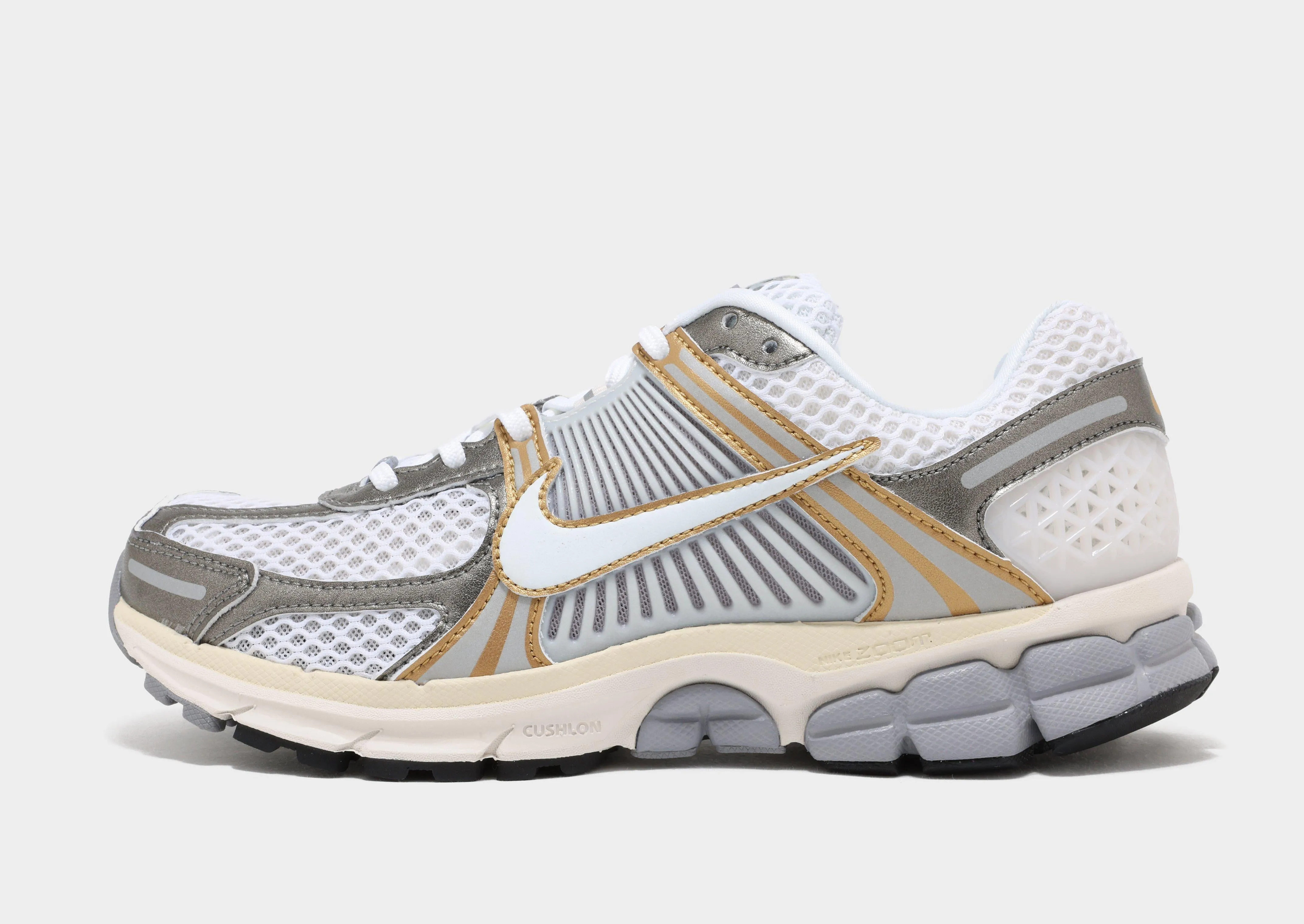 Zoom Vomero 5 running in a lava field area shoes machine - washable - convenience shoes