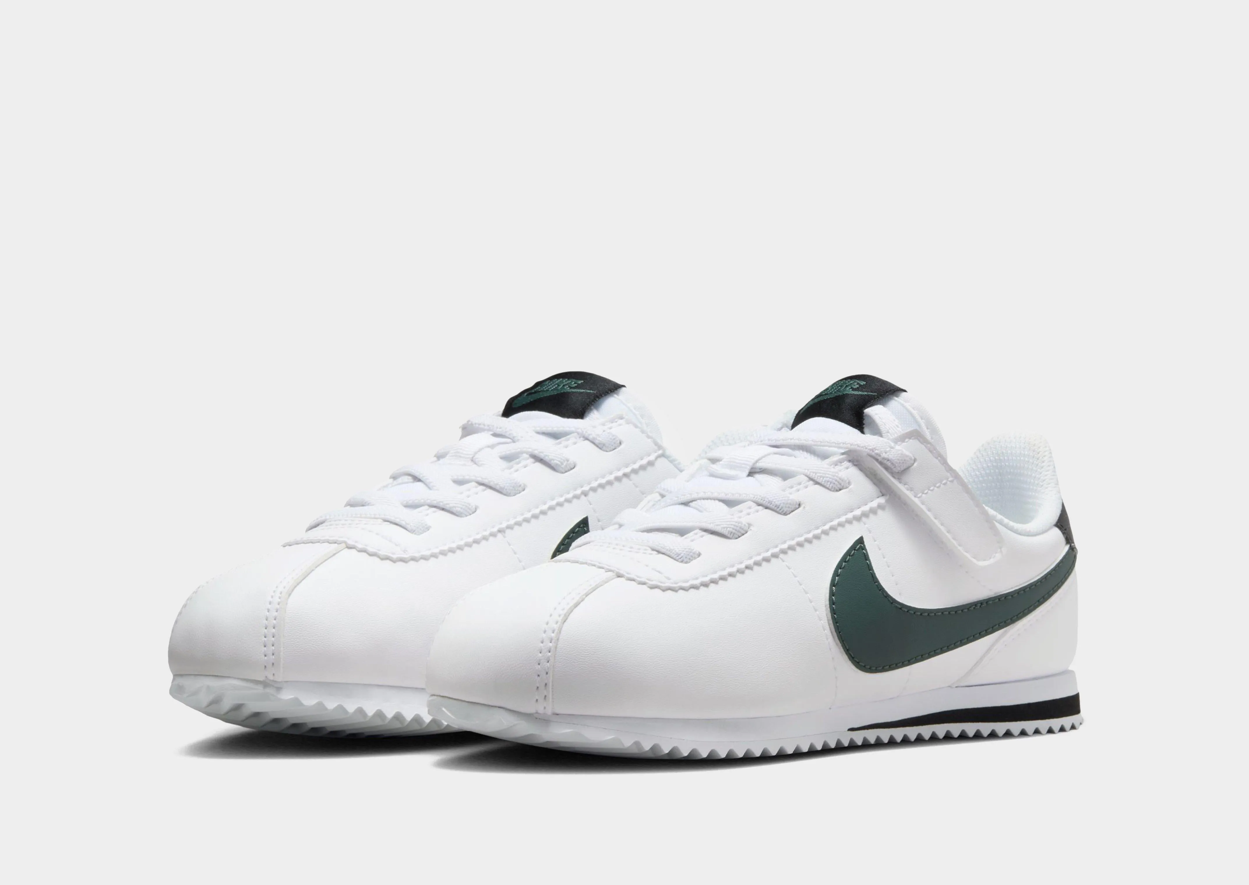 Cortez EasyOn Children's sports running gear running on asphalt
