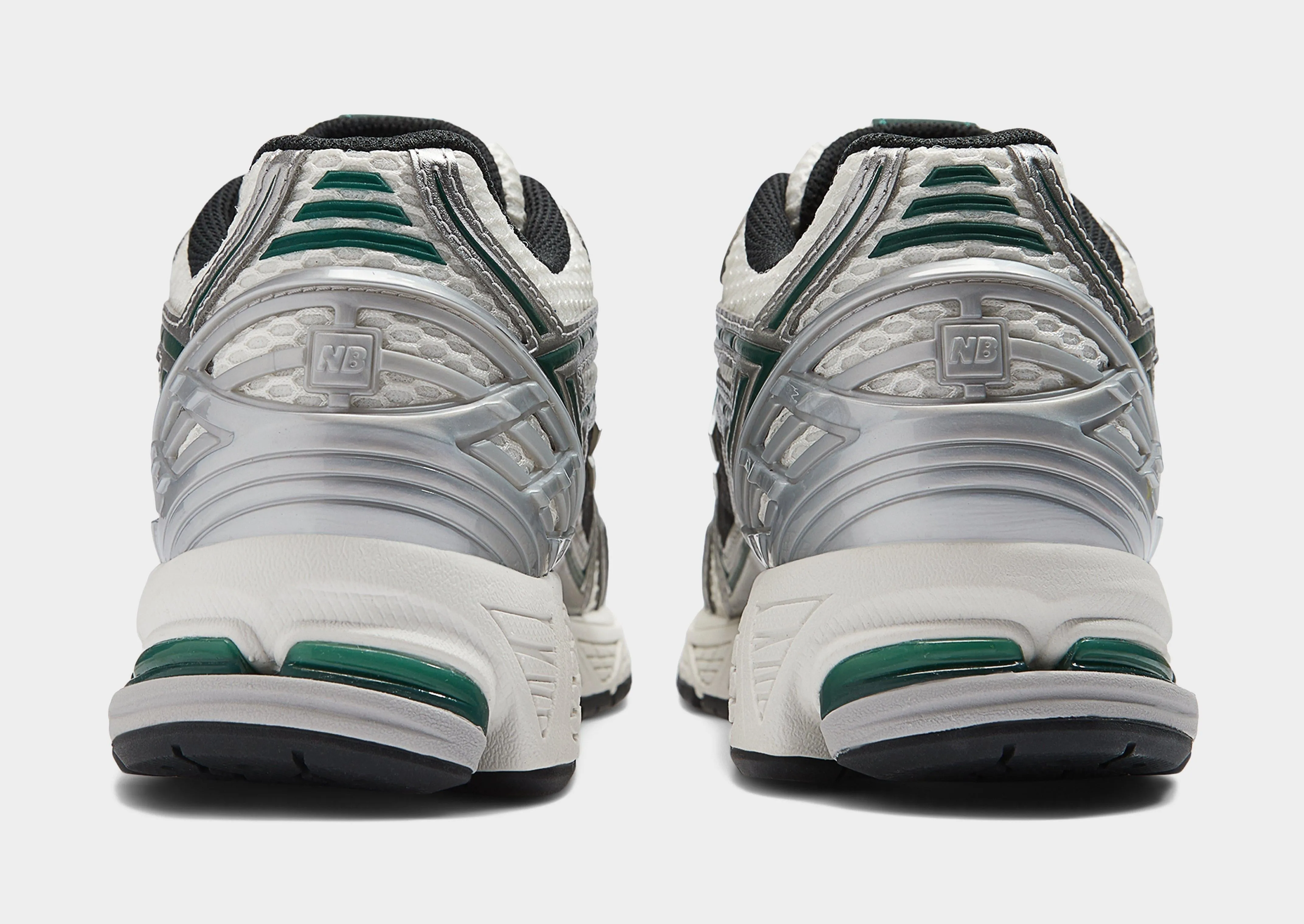 1906R shoe width
