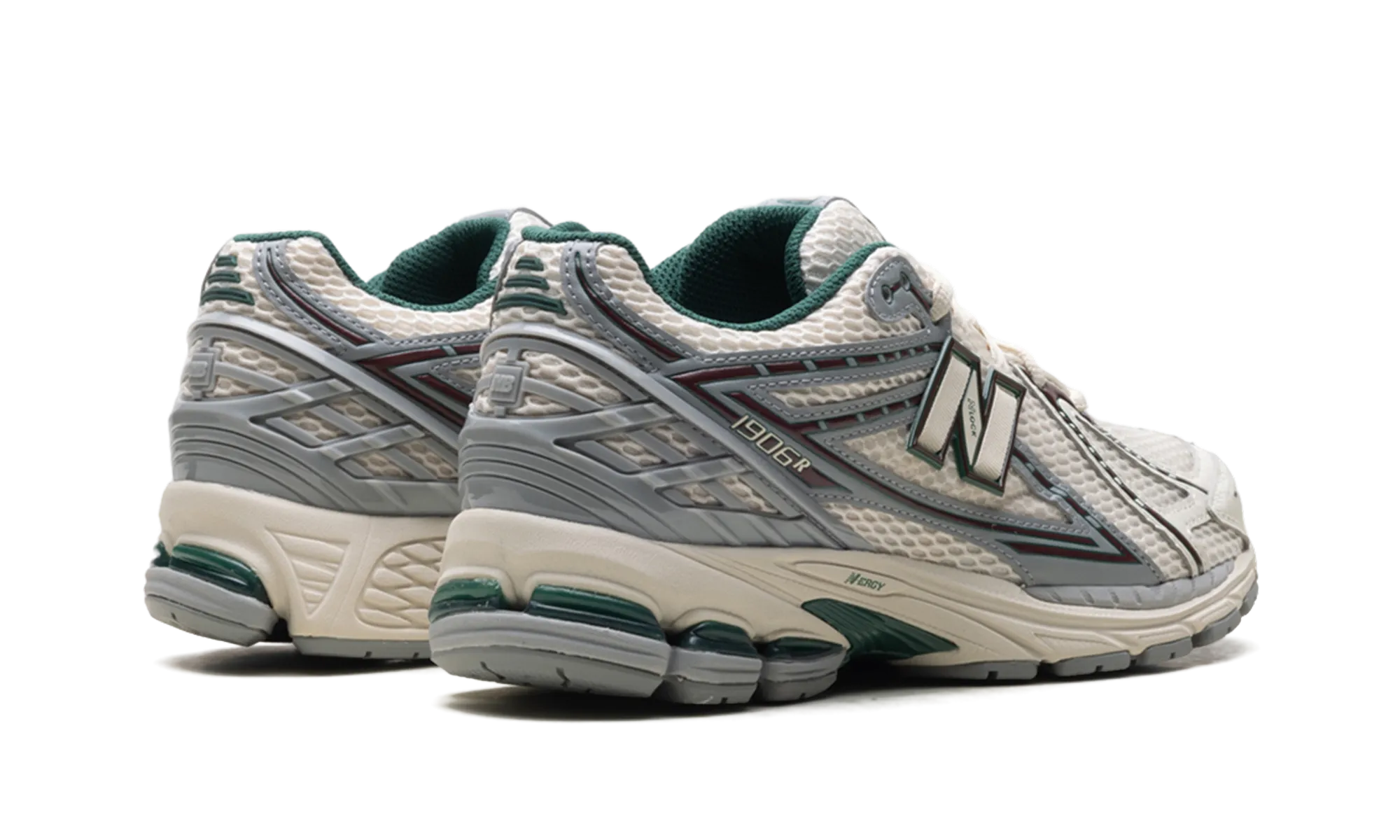 1906R "Cream Green" metal - surface shoes Beach