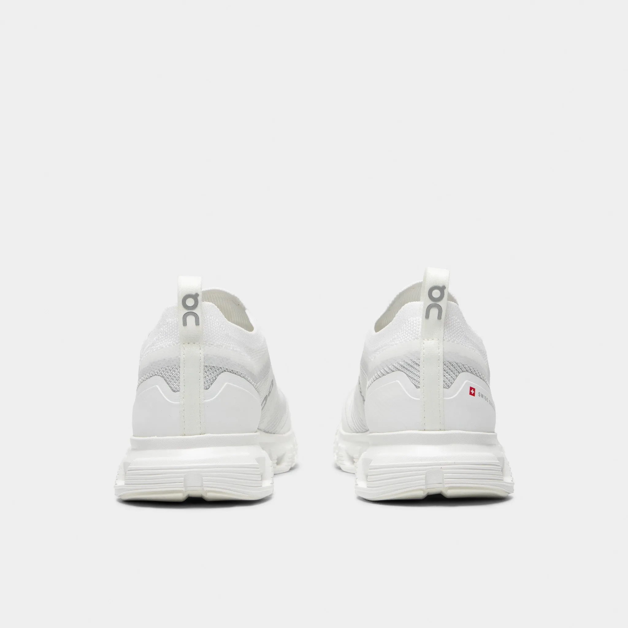 On Women's Cloud 6 Versa White / White Match Fit Teen Edge