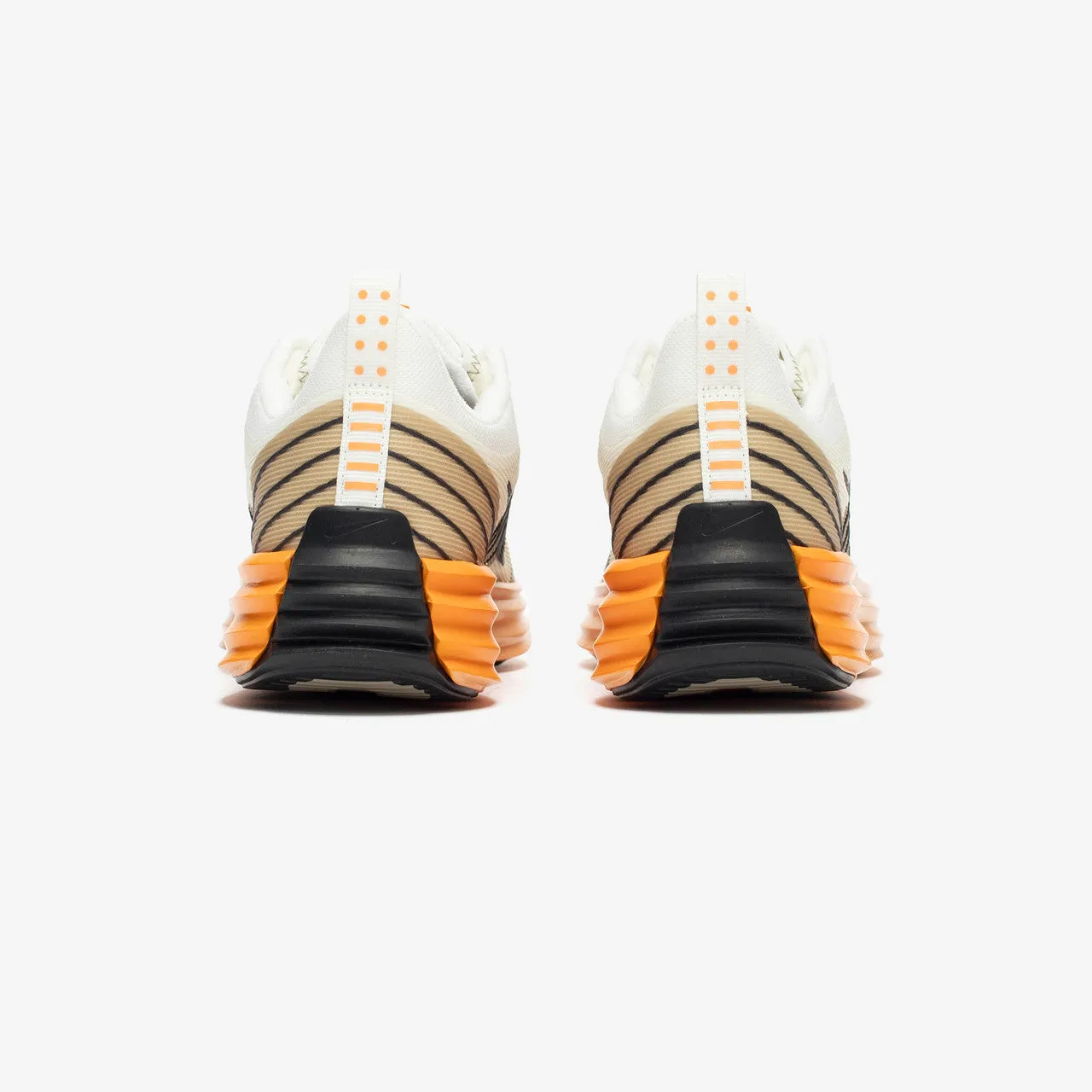 understated look Lunar Roam