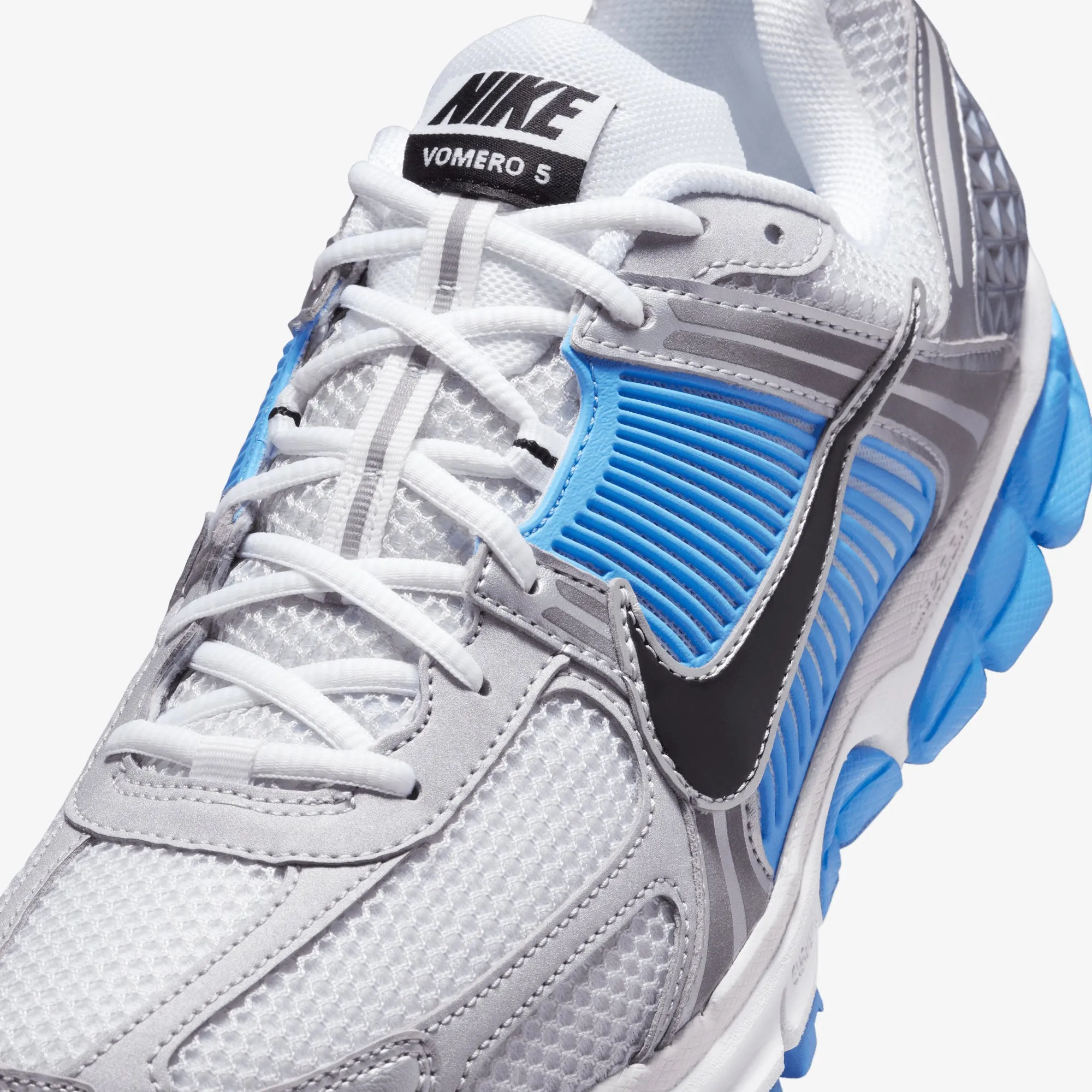 Lightweight EVA Foam Design Stretchy sole NIKE | ZOOM VOMERO 5 { WHITE/BLACK-PURE PLATINUM