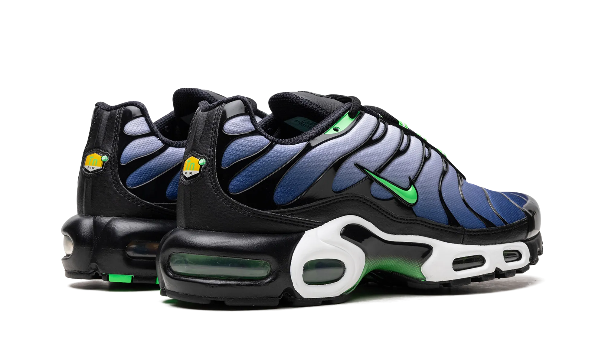 terrain - specific shoes running in a cable car area shoes Air Max Plus "Scream Green"