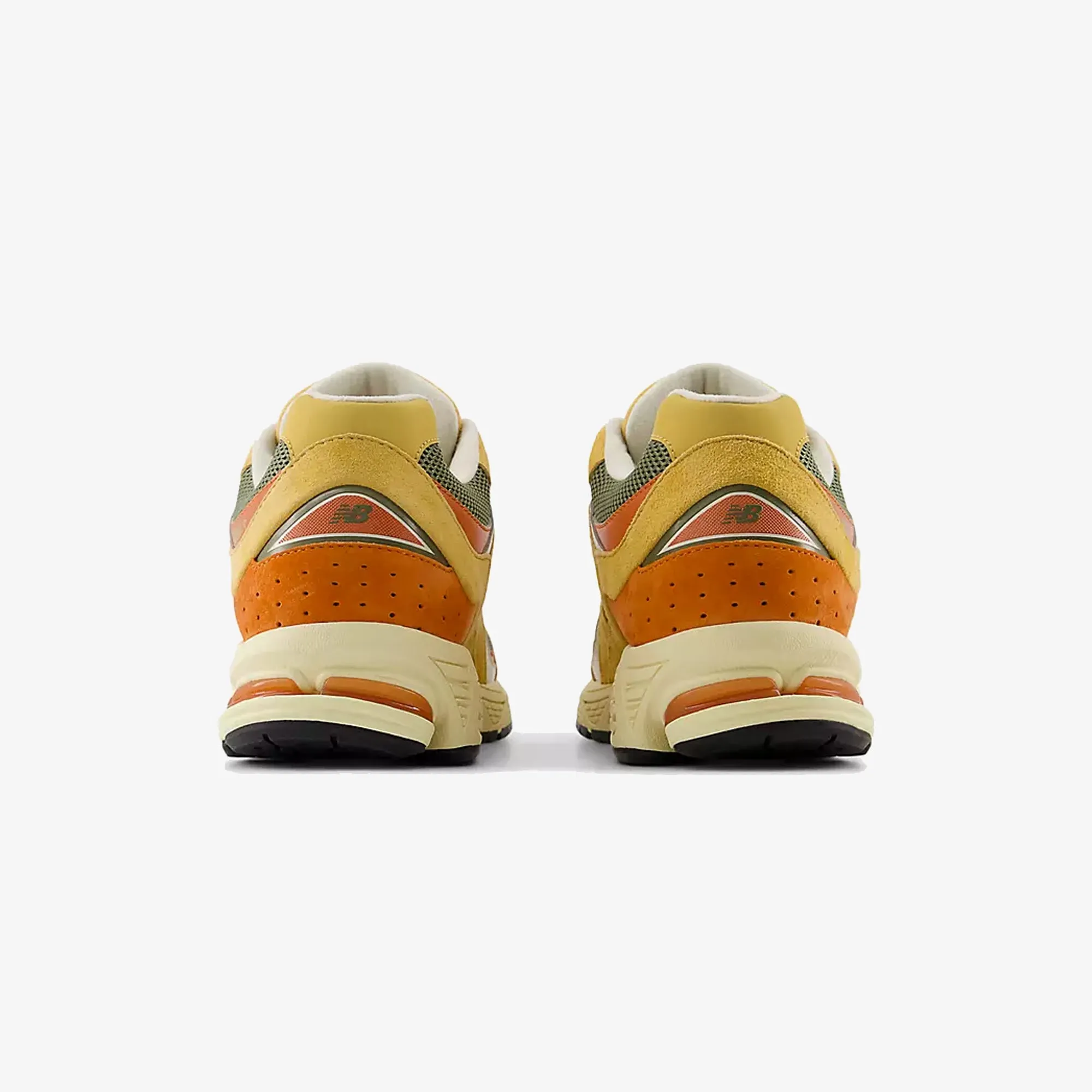 New Balance | 2002R { CLAY/DARK OLIVINE fabric - finish - design shoes