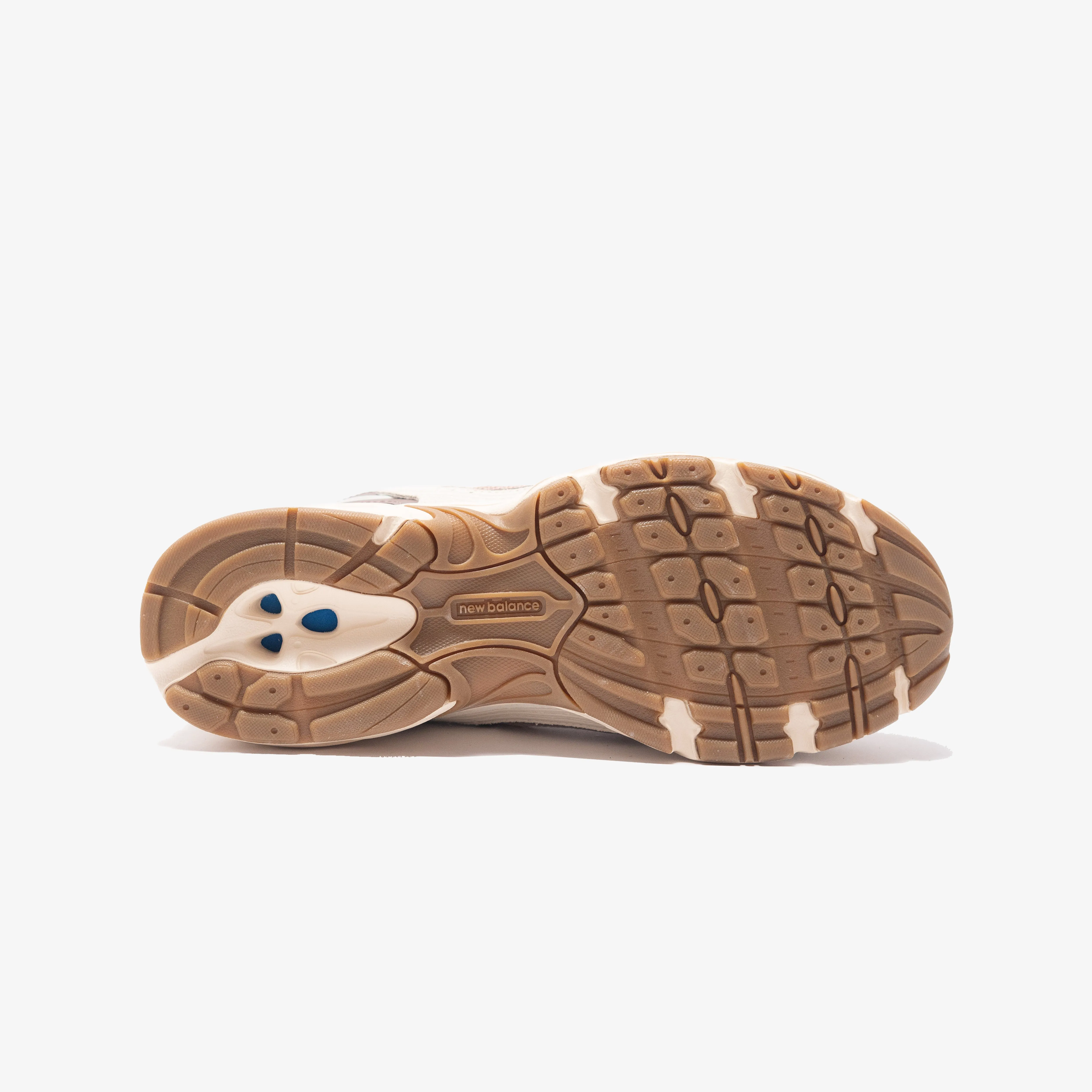 New Balance | 530 { PINK/BEIGE flat - terrain - runner