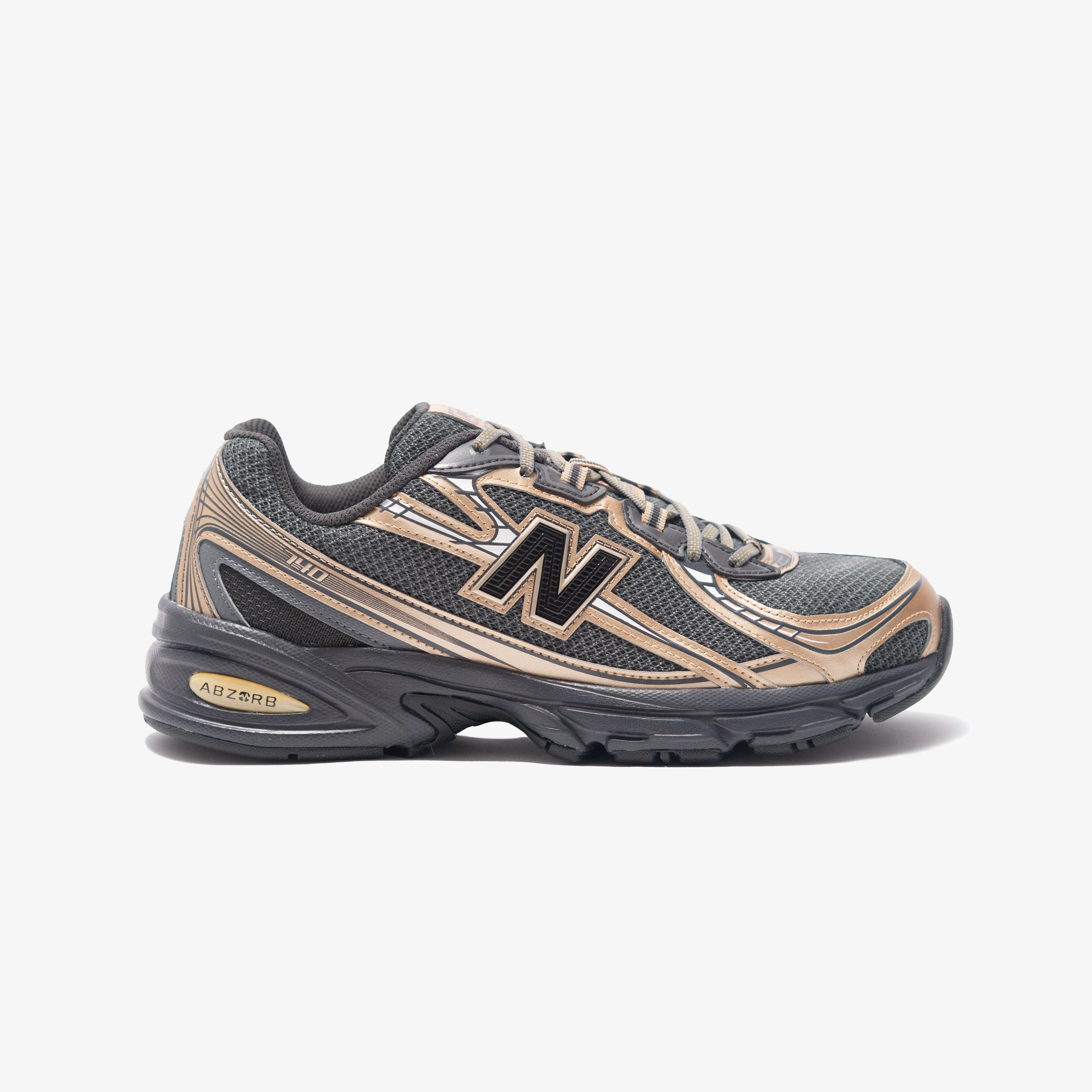 New Balance | 740 { GOLD/BLACK right - foot