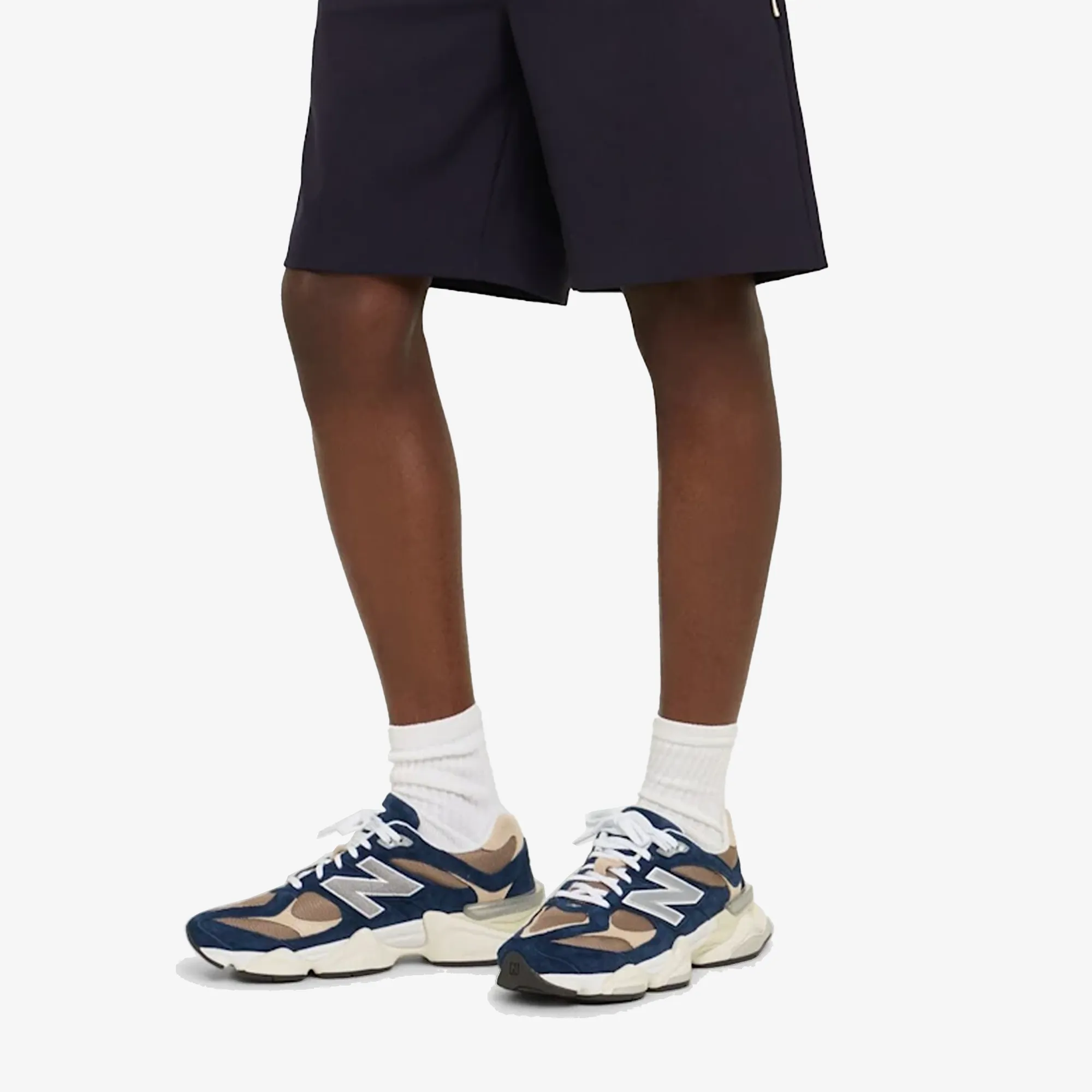 Neutral alignment running in a gorge area shoes New Balance | 9060 { NAVY/CREAM