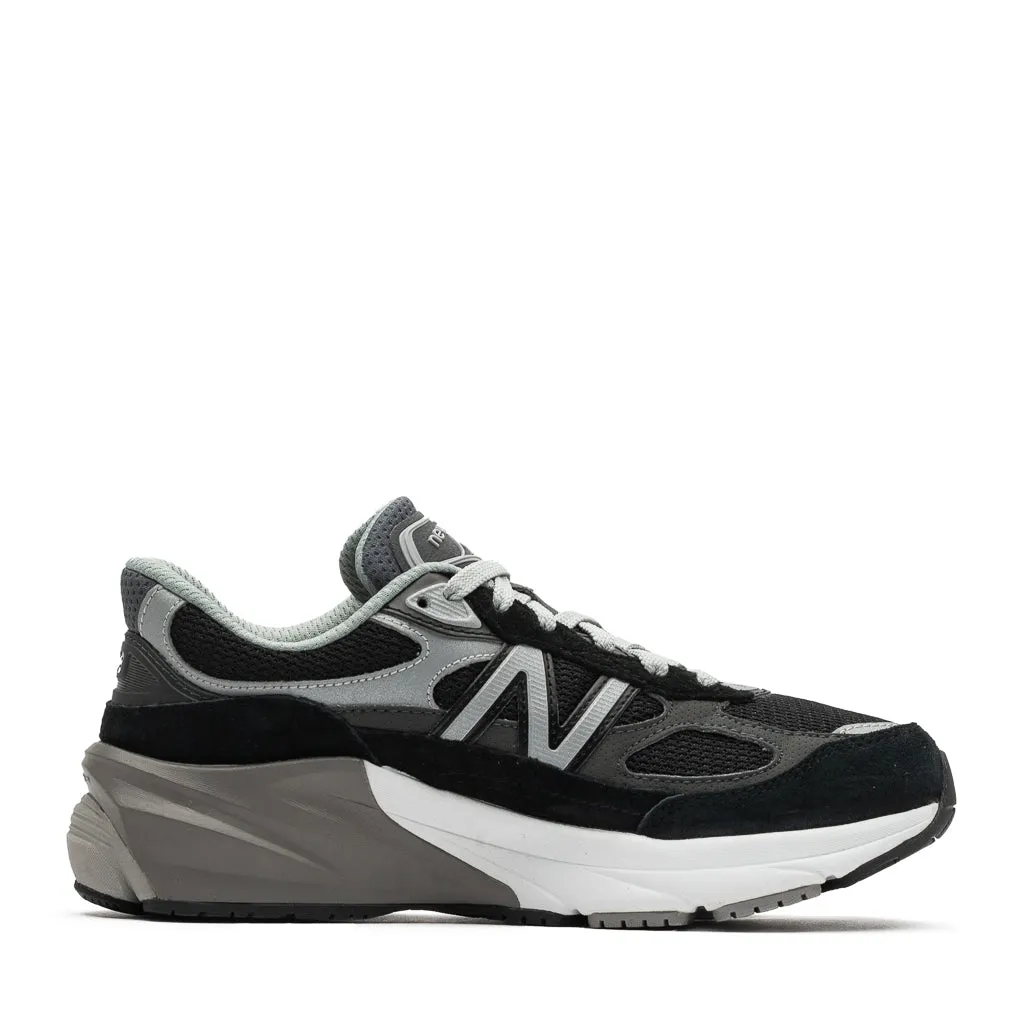 Power Moves Lockdown Heel New Balance FuelCell 990v6 (GS) - Black/Silver
