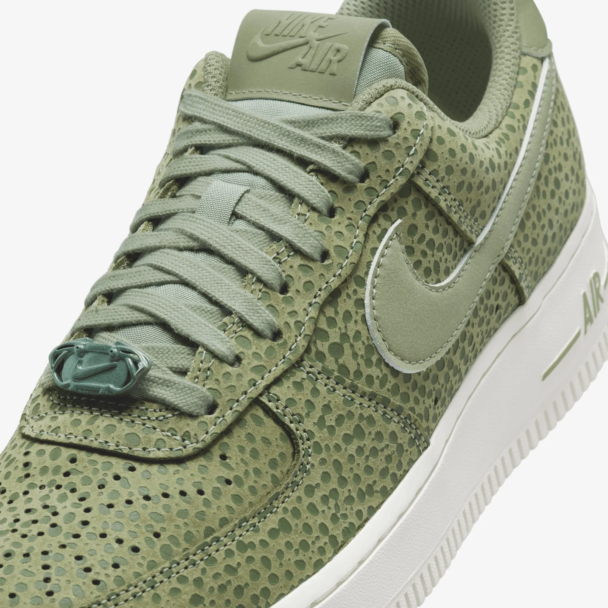 Nike | AIR FORCE 1 '07 PREMIUM { SESAME/OIL GREEN-LIGHT BONE Core Fitness